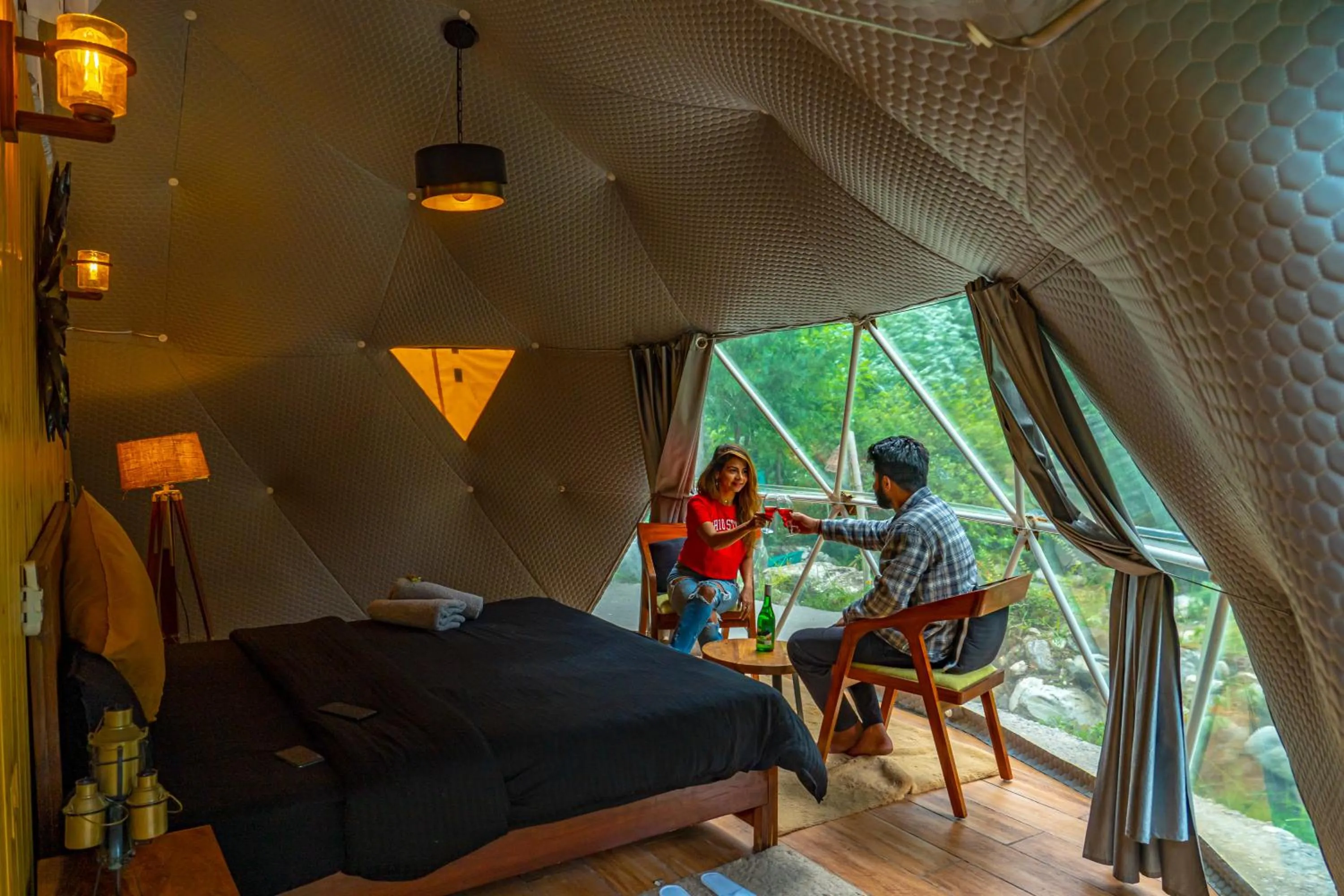 Bedroom in Whoopers Boutique Resort Jibhi