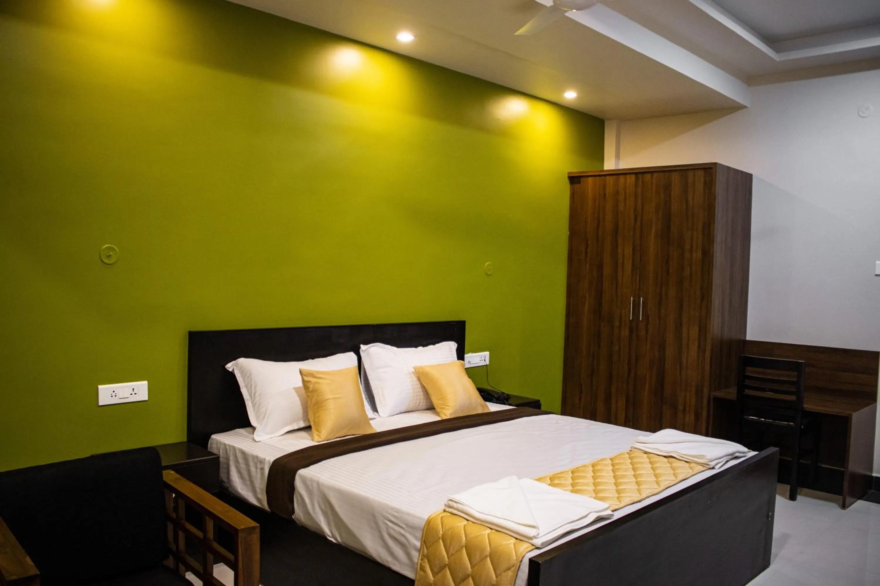 Bed in Faiz Residency