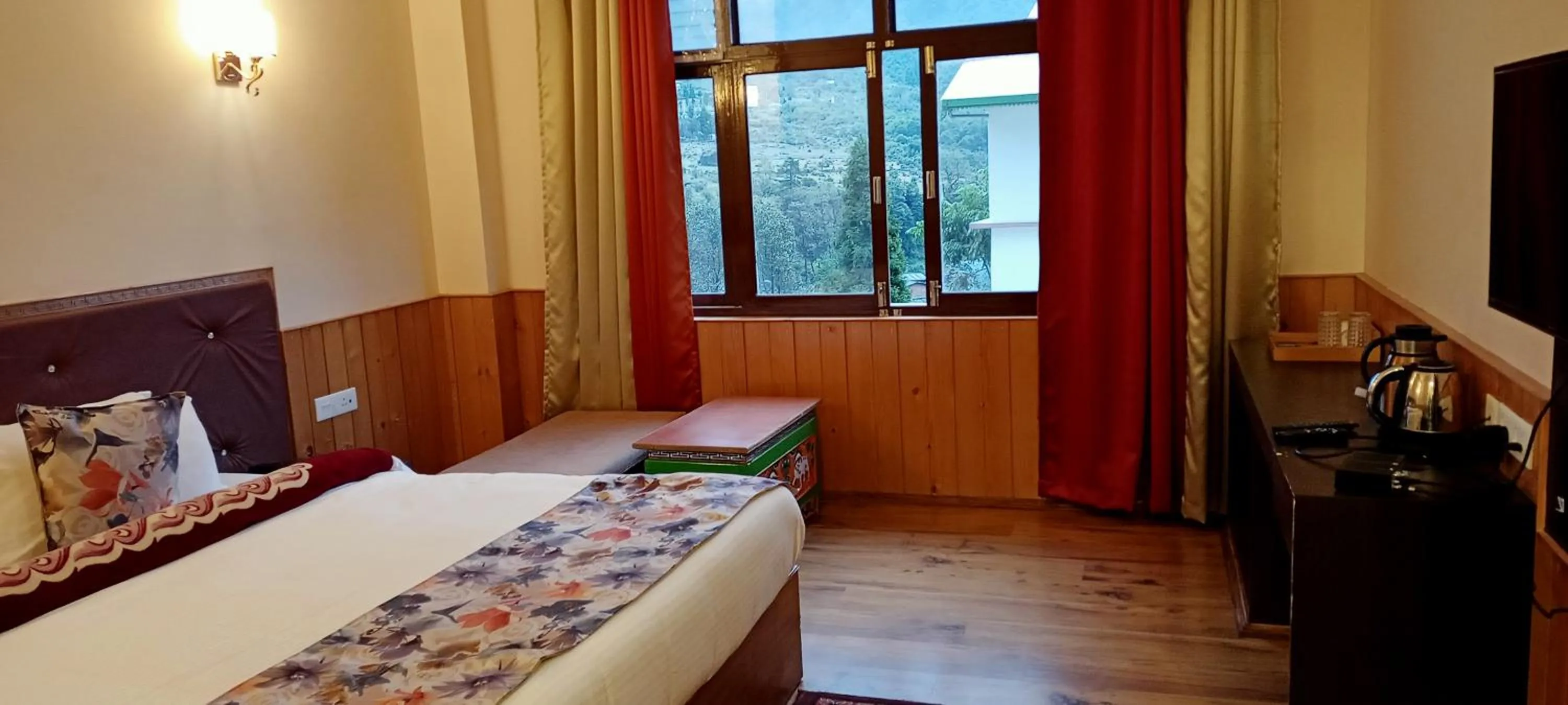 Bed in Le Coxy Resort Lachung