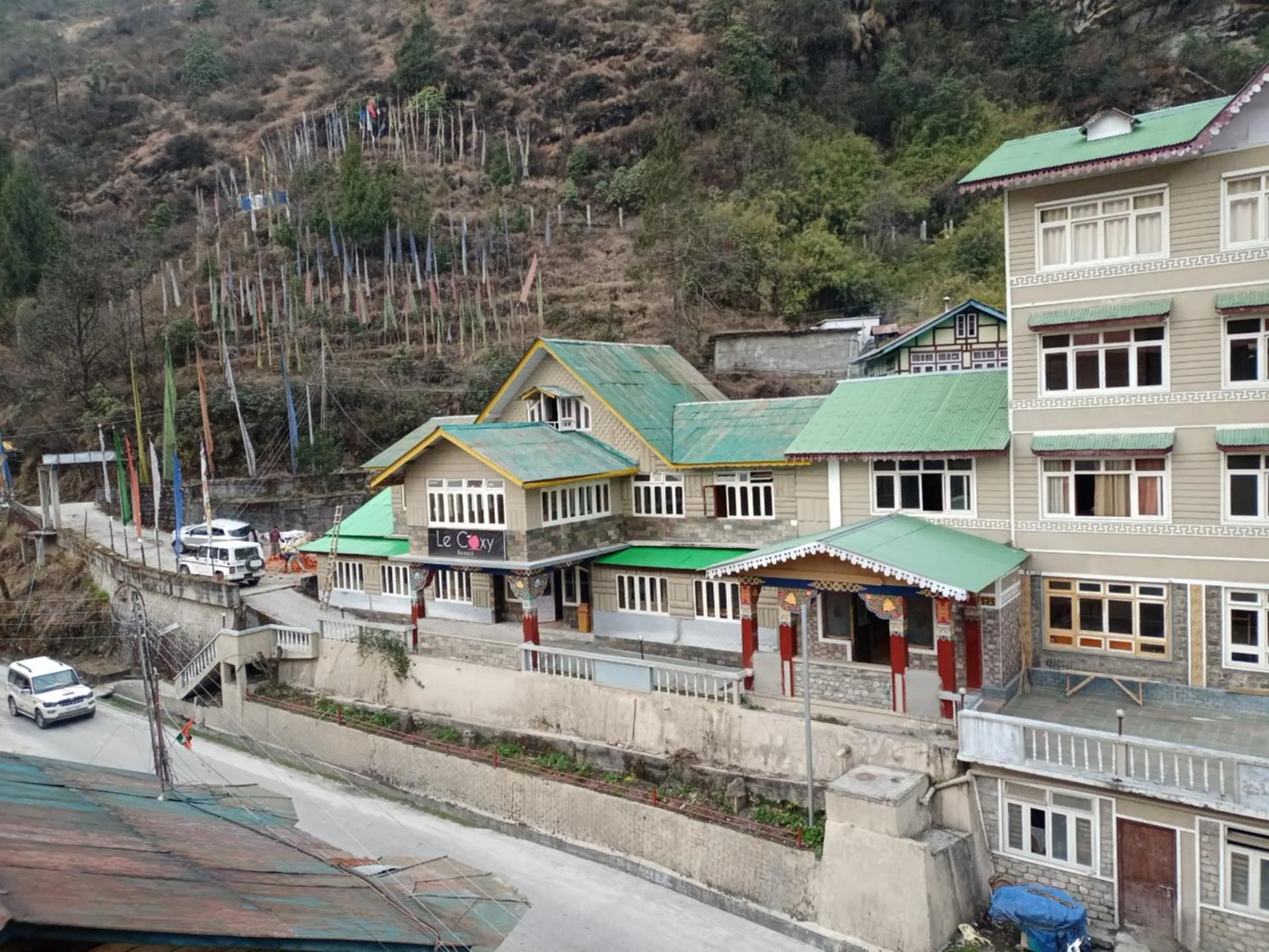 Property building in Le Coxy Resort Lachung