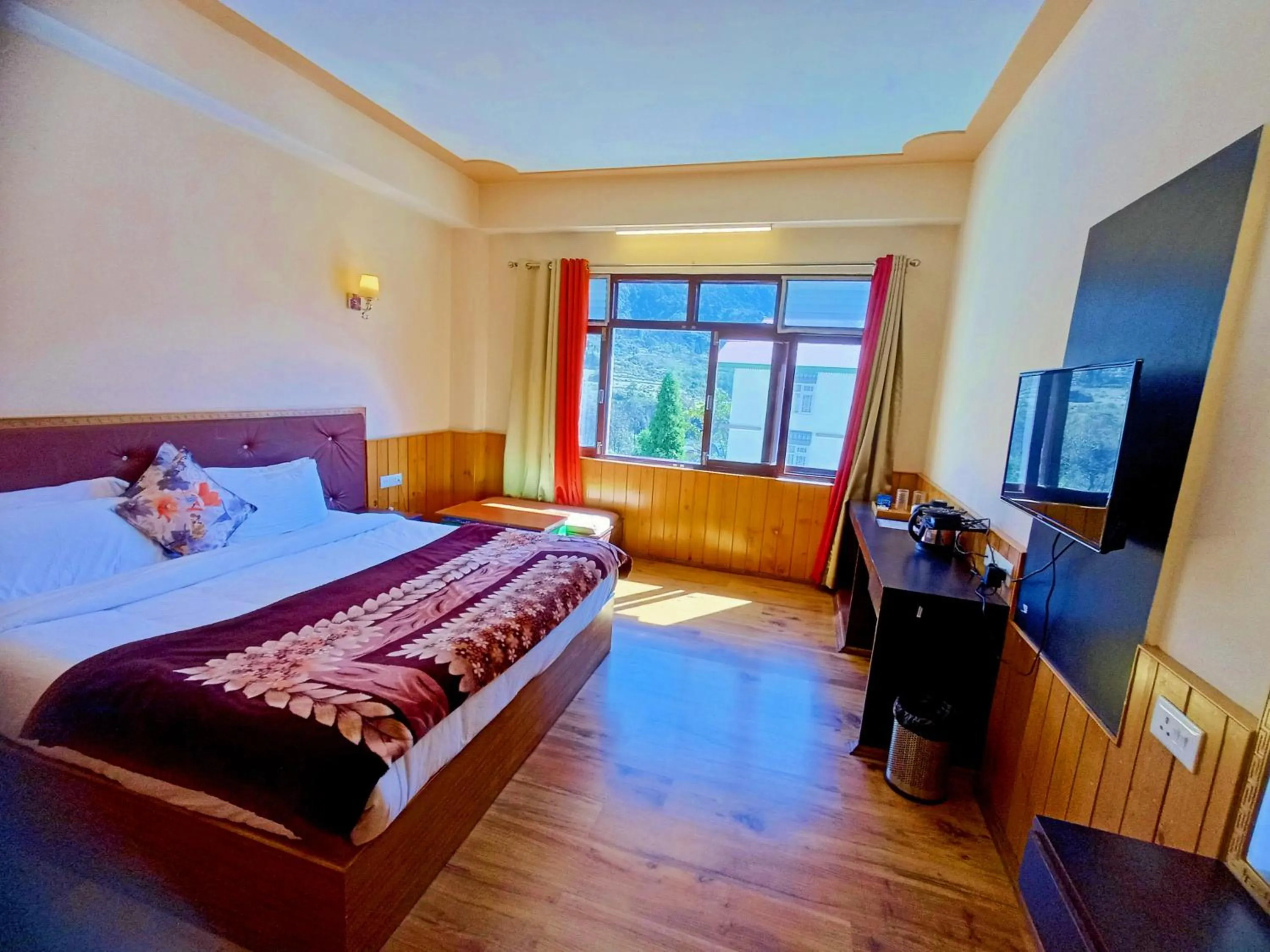 Photo of the whole room in Le Coxy Resort Lachung