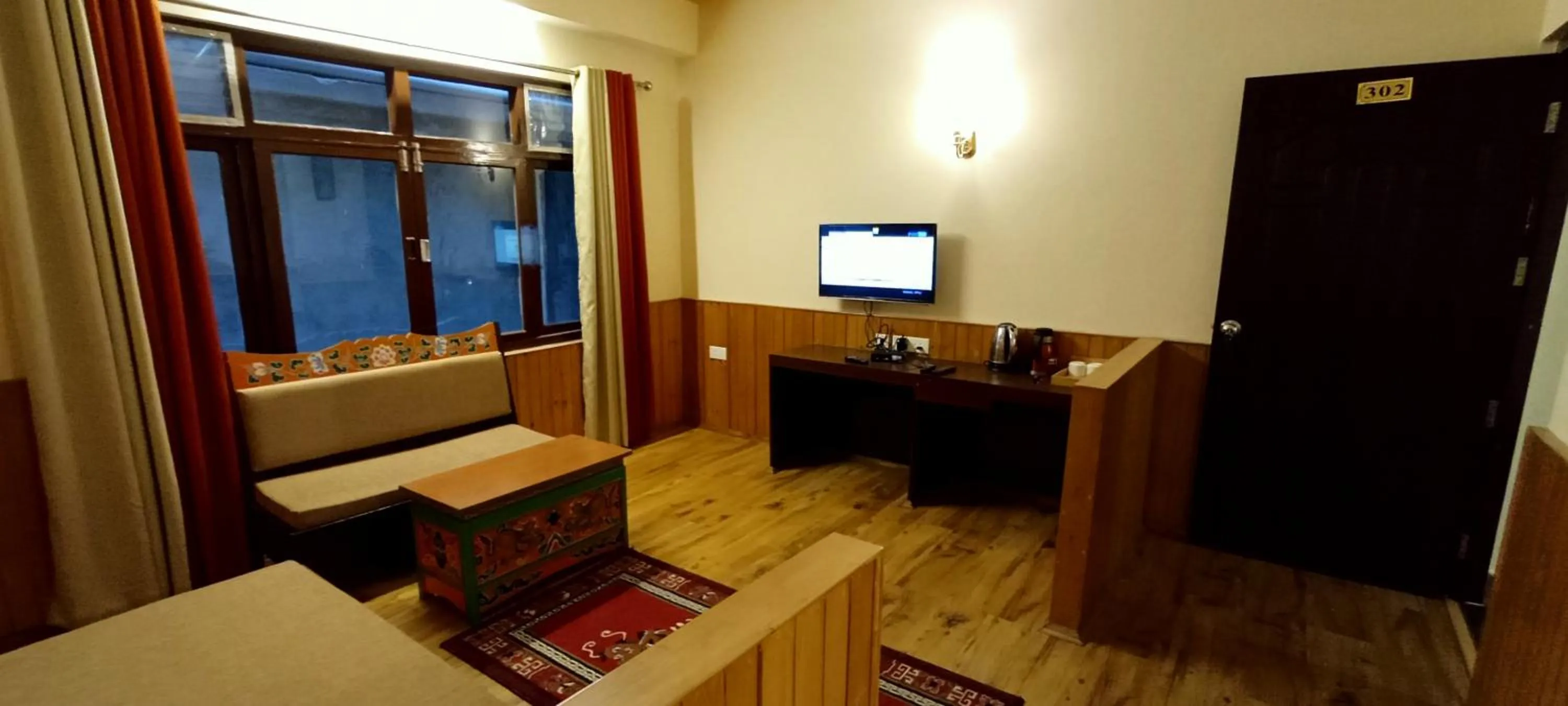 Seating area in Le Coxy Resort Lachung