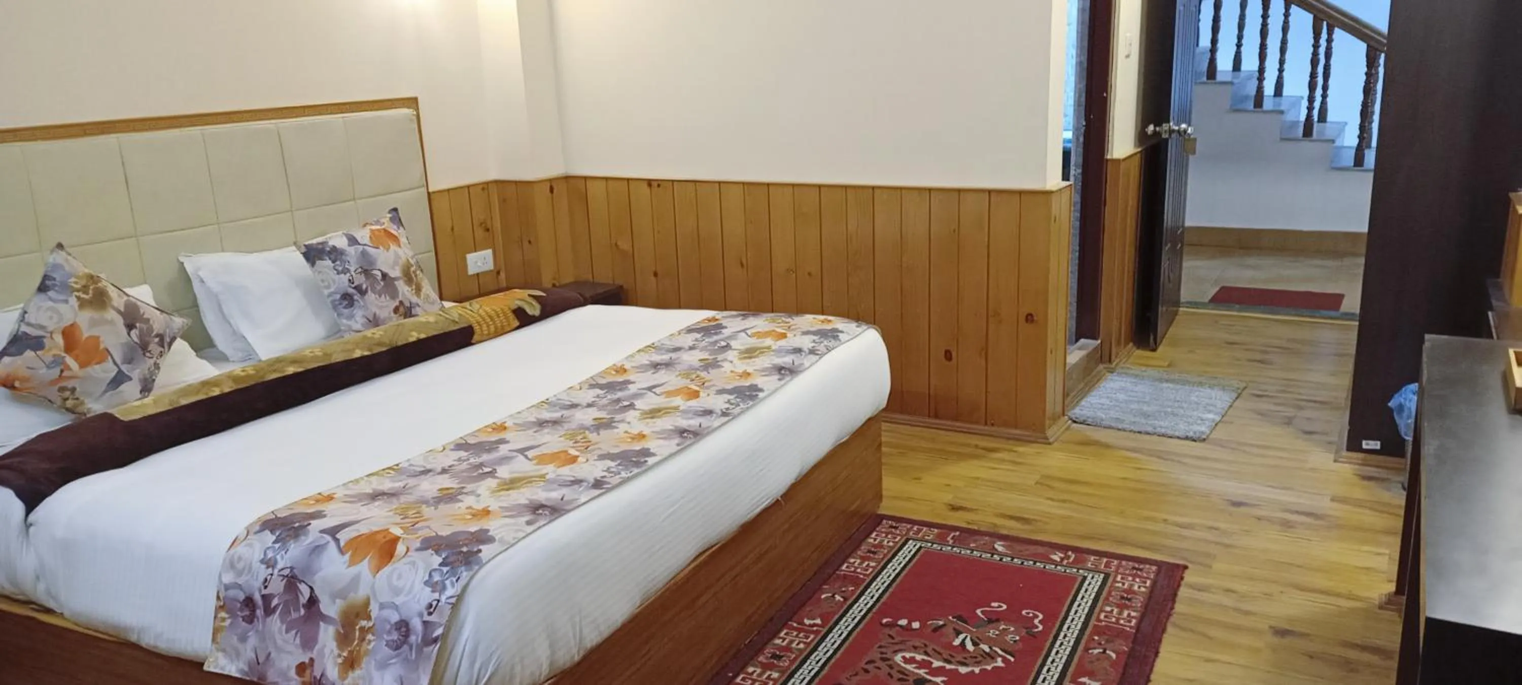 Photo of the whole room in Le Coxy Resort Lachung