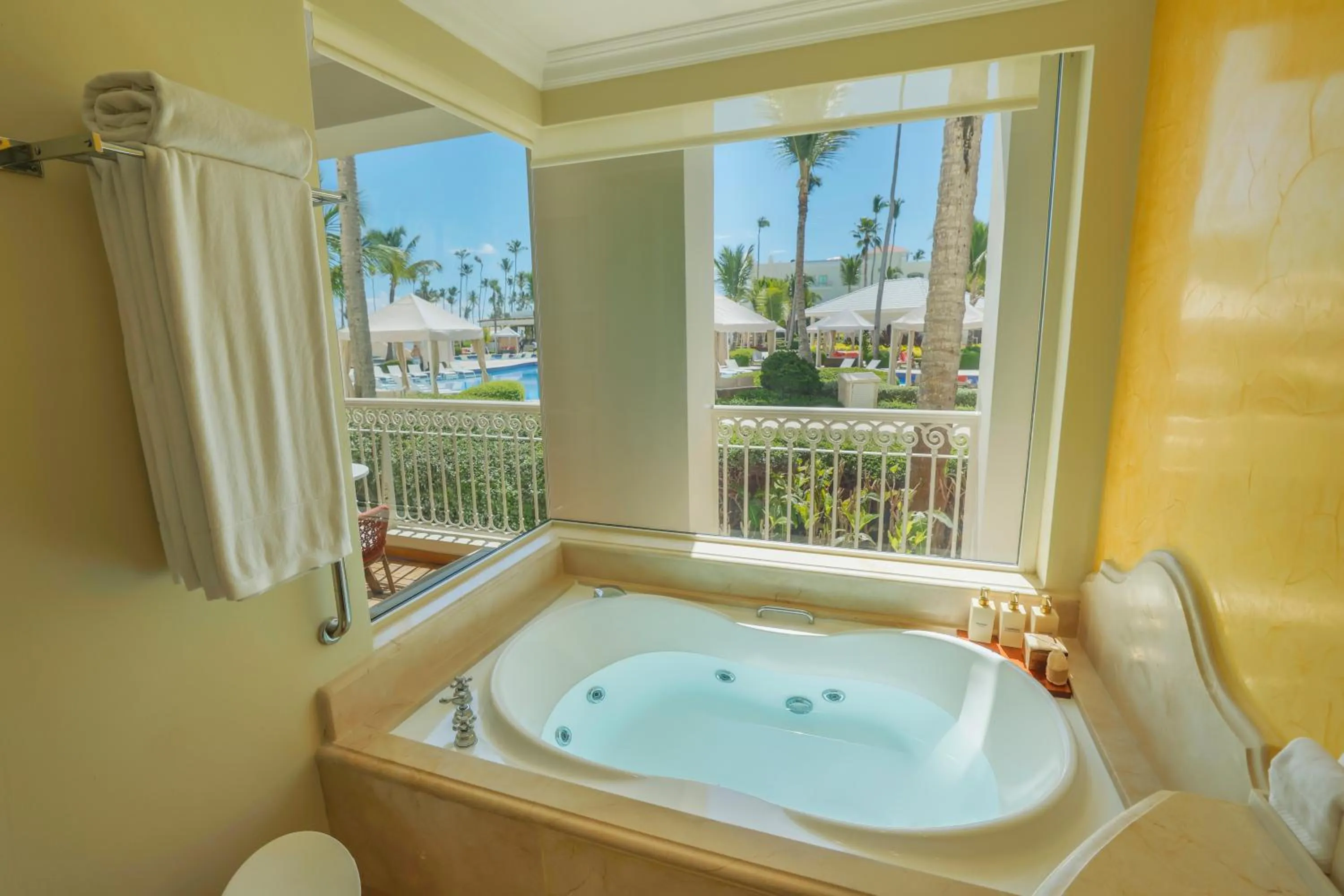 Hot Tub in JOIA Bavaro by Iberostar - Adults Only All Inclusive Resort