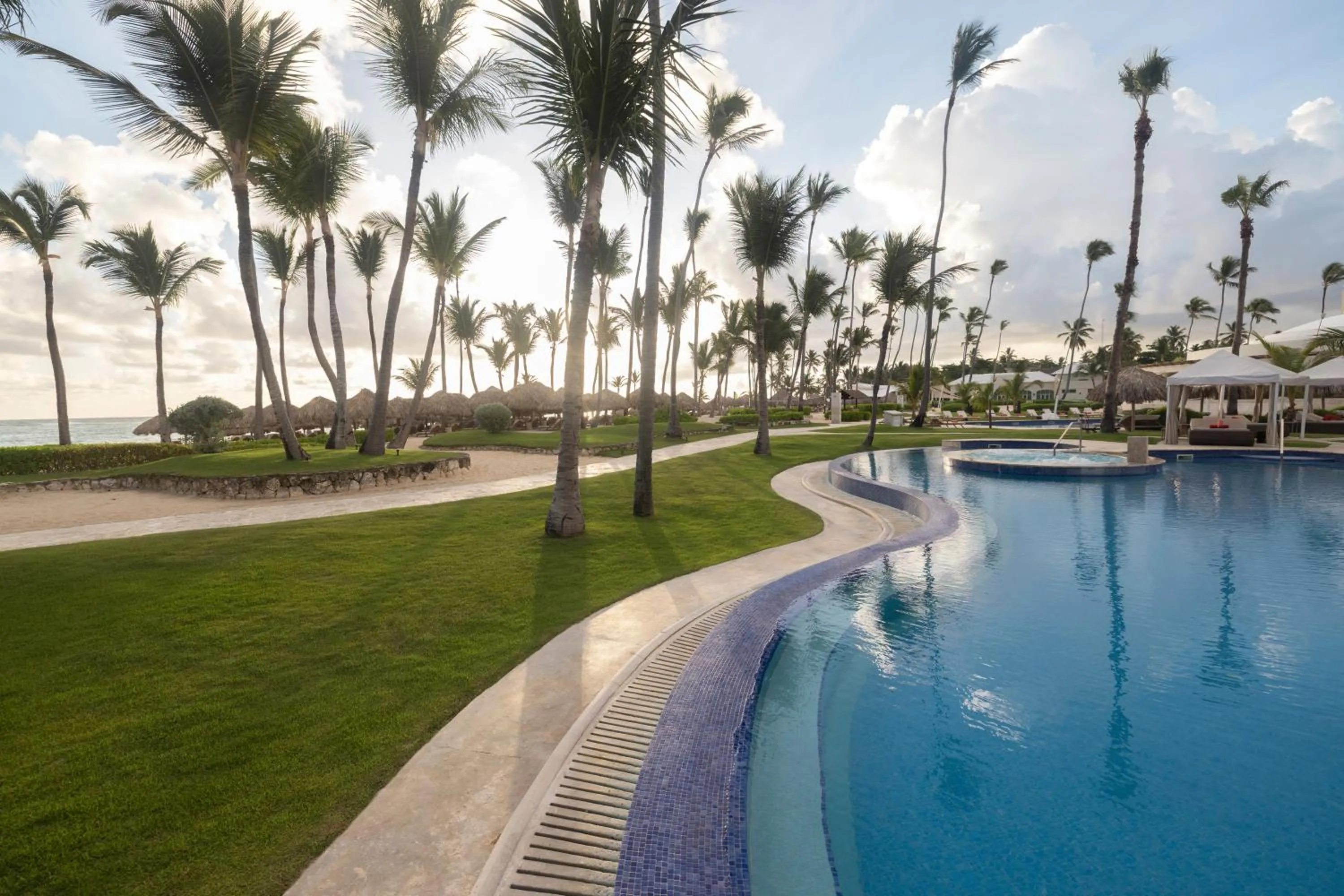 Swimming pool in JOIA Bavaro by Iberostar - Adults Only All Inclusive Resort