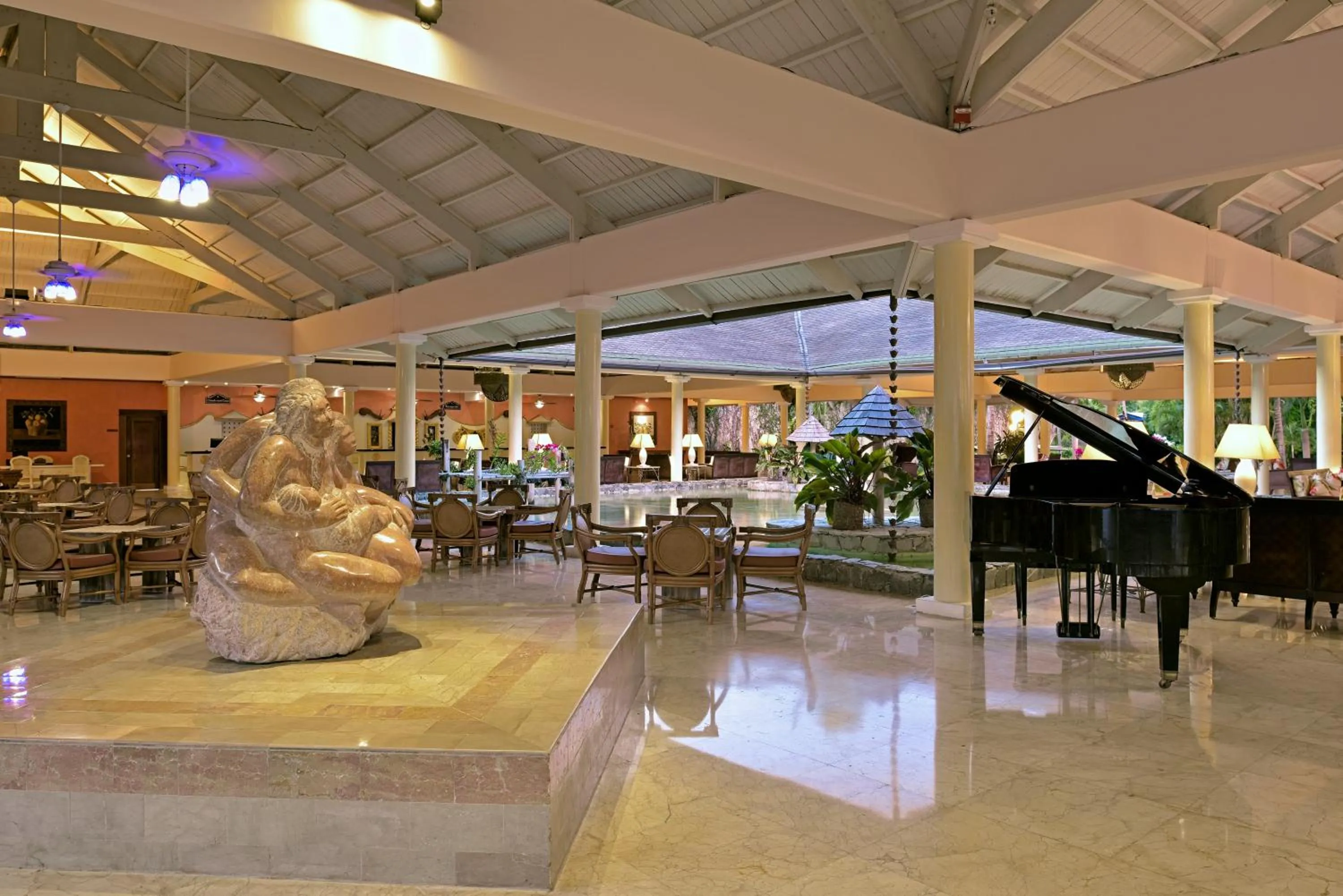 Lobby or reception in Iberostar Waves Punta Cana - All Inclusive