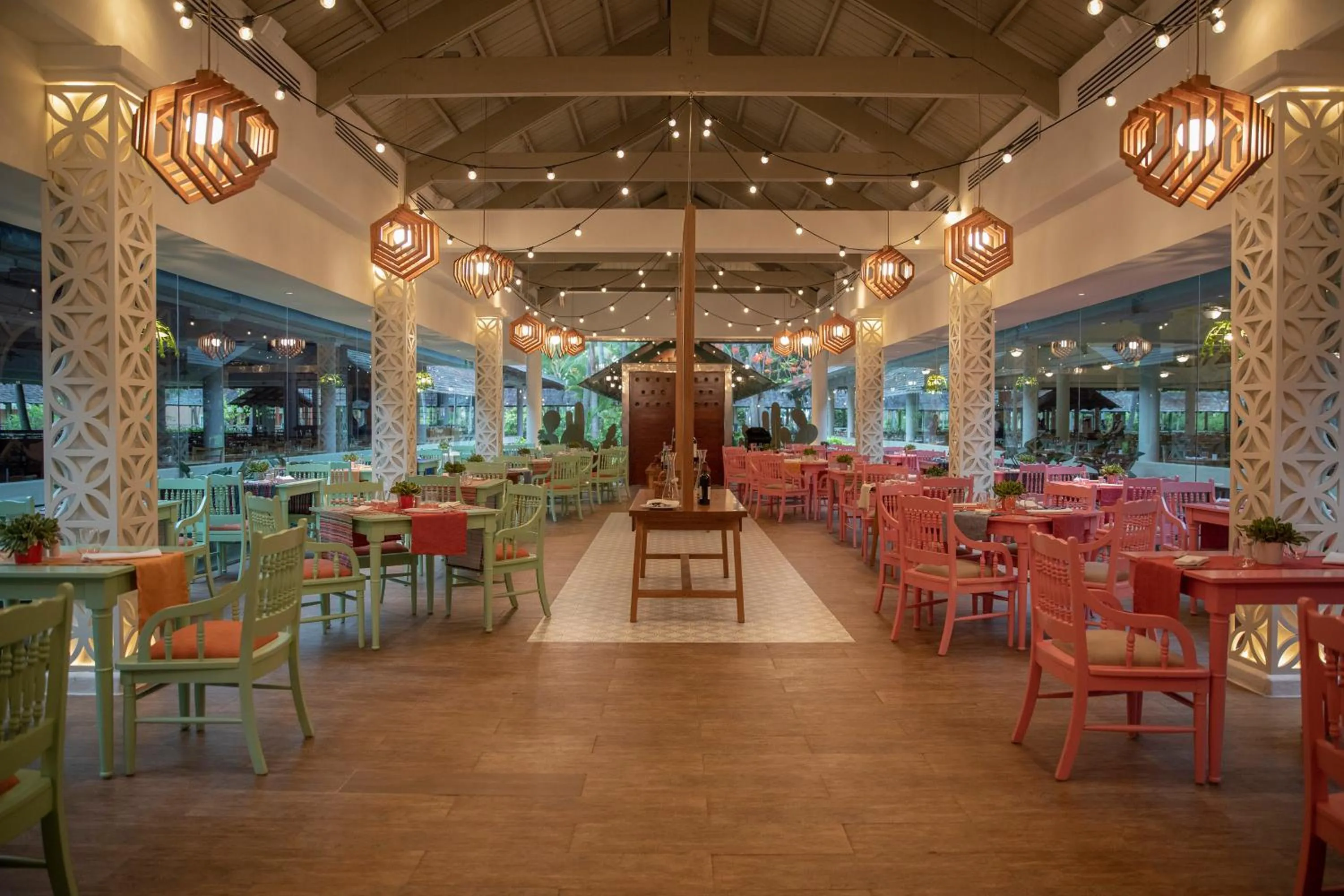 Restaurant/places to eat in Iberostar Waves Punta Cana - All Inclusive