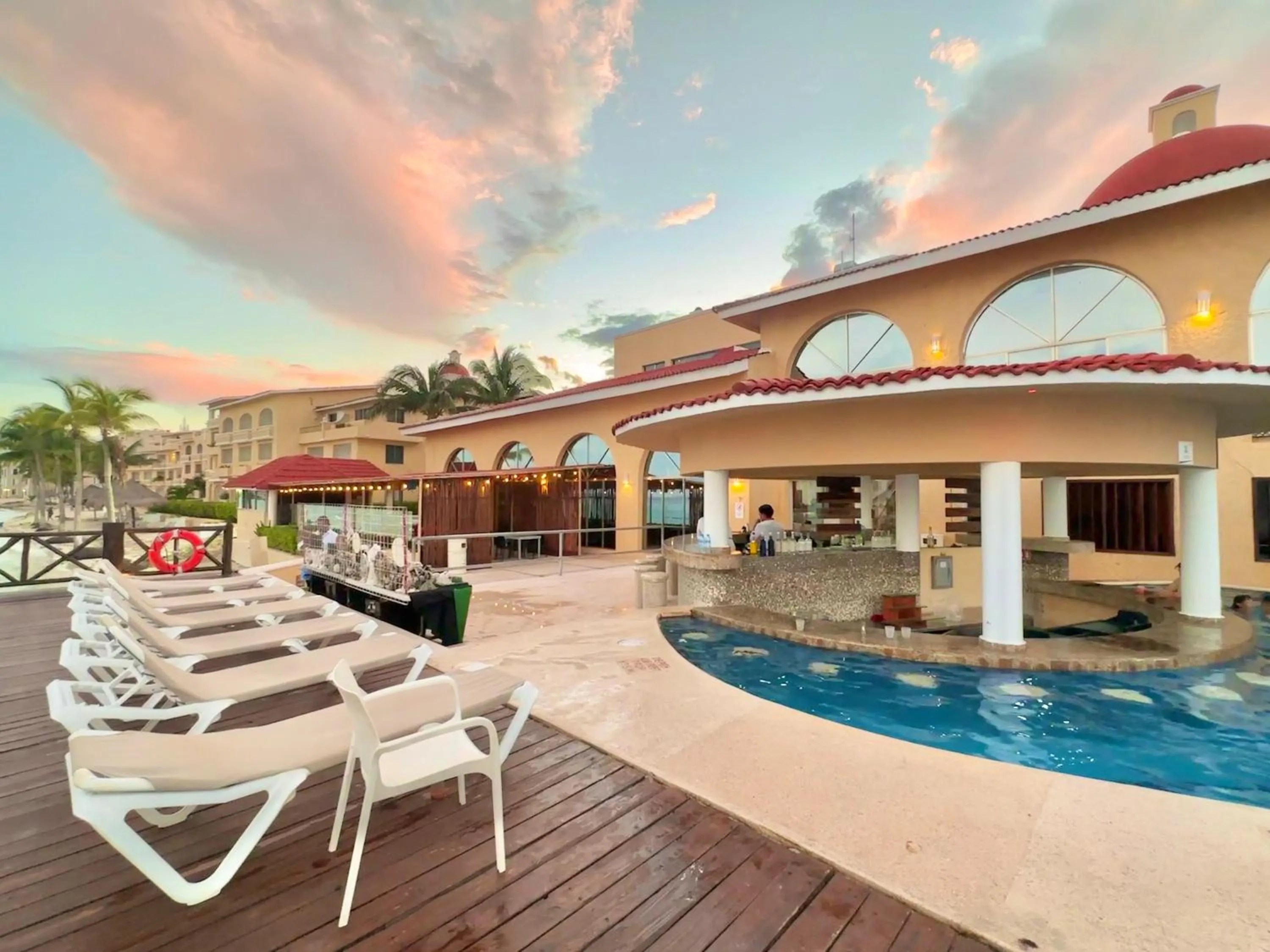 Swimming pool in All Ritmo by Andiani Travel