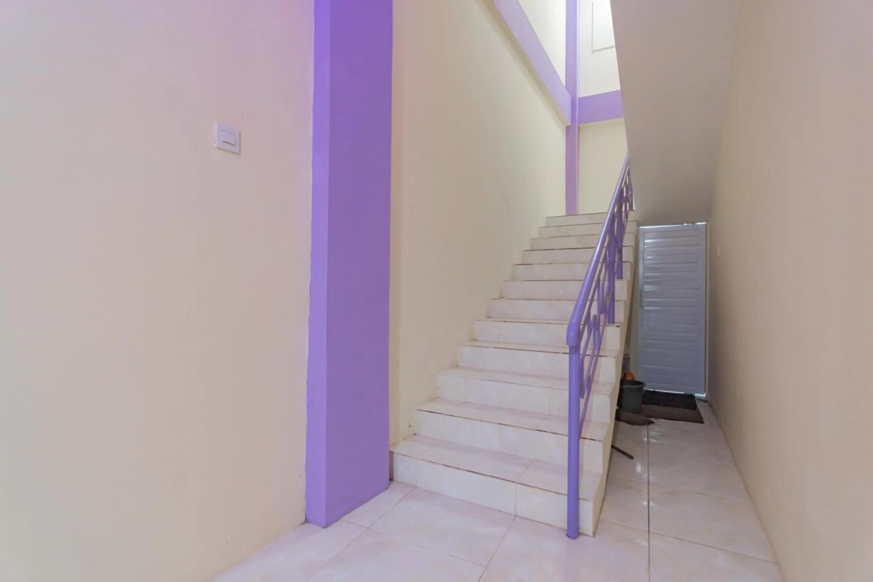 RedDoorz near Trans Studio Bandung 3