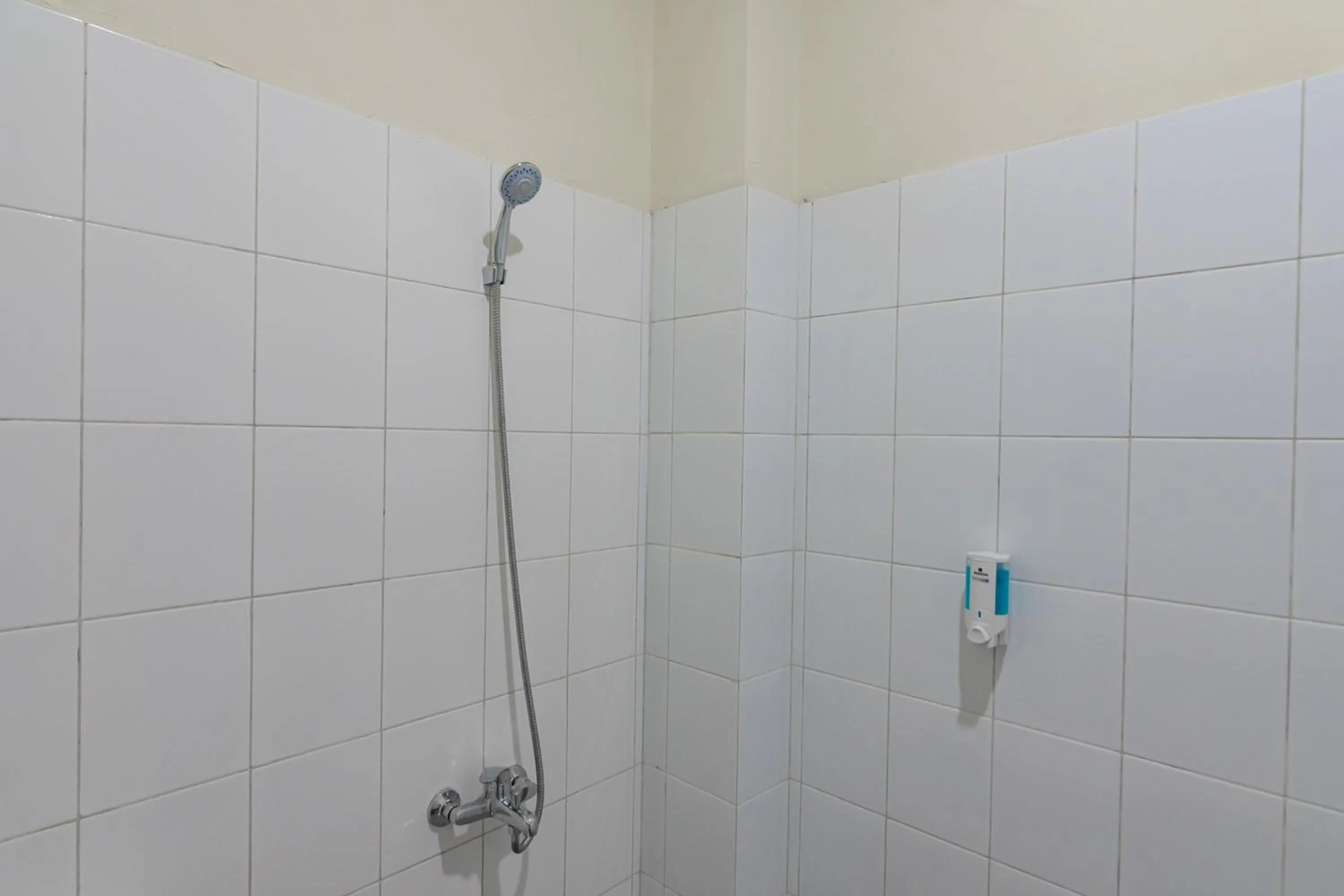 Bathroom in RedDoorz near Trans Studio Bandung 3