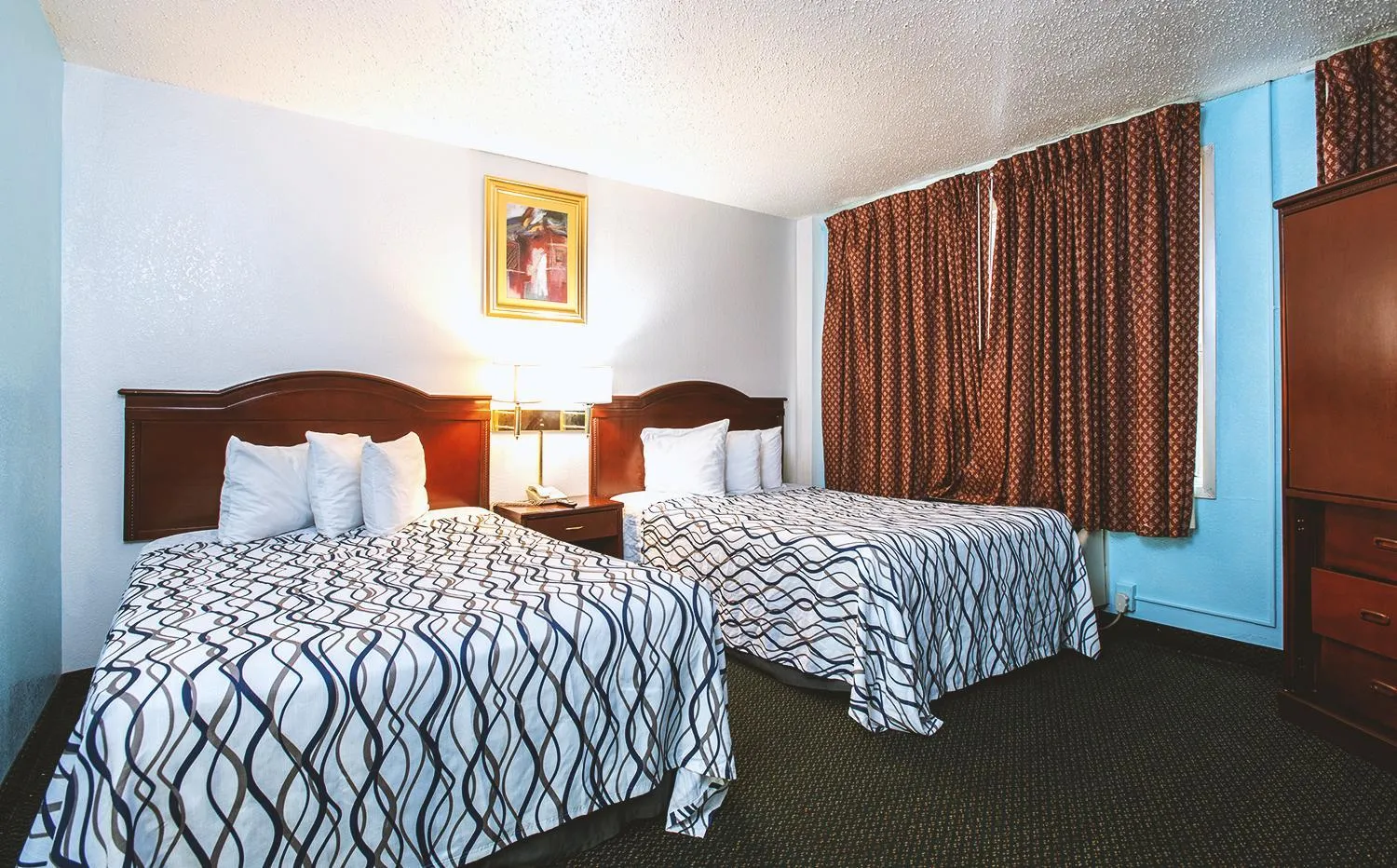 Deluxe Suite in Sky-Palace Inn & Suites Wichita East