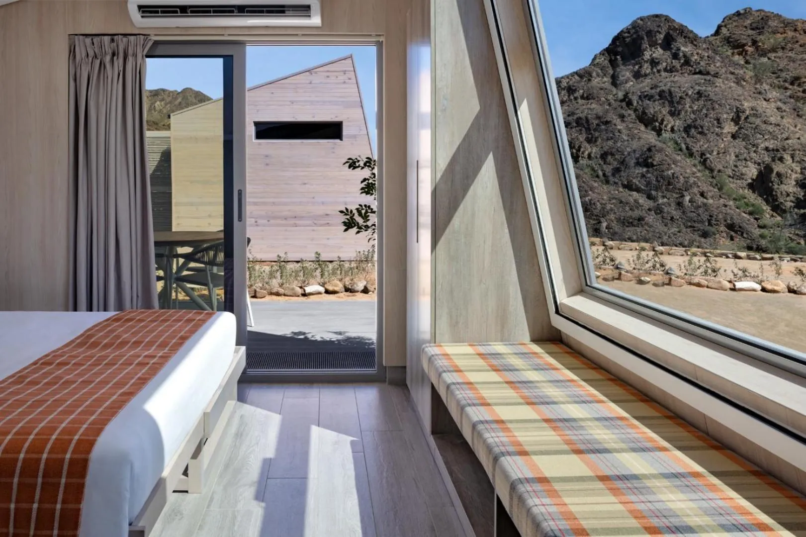 Bed in JA Hatta Fort Hotel