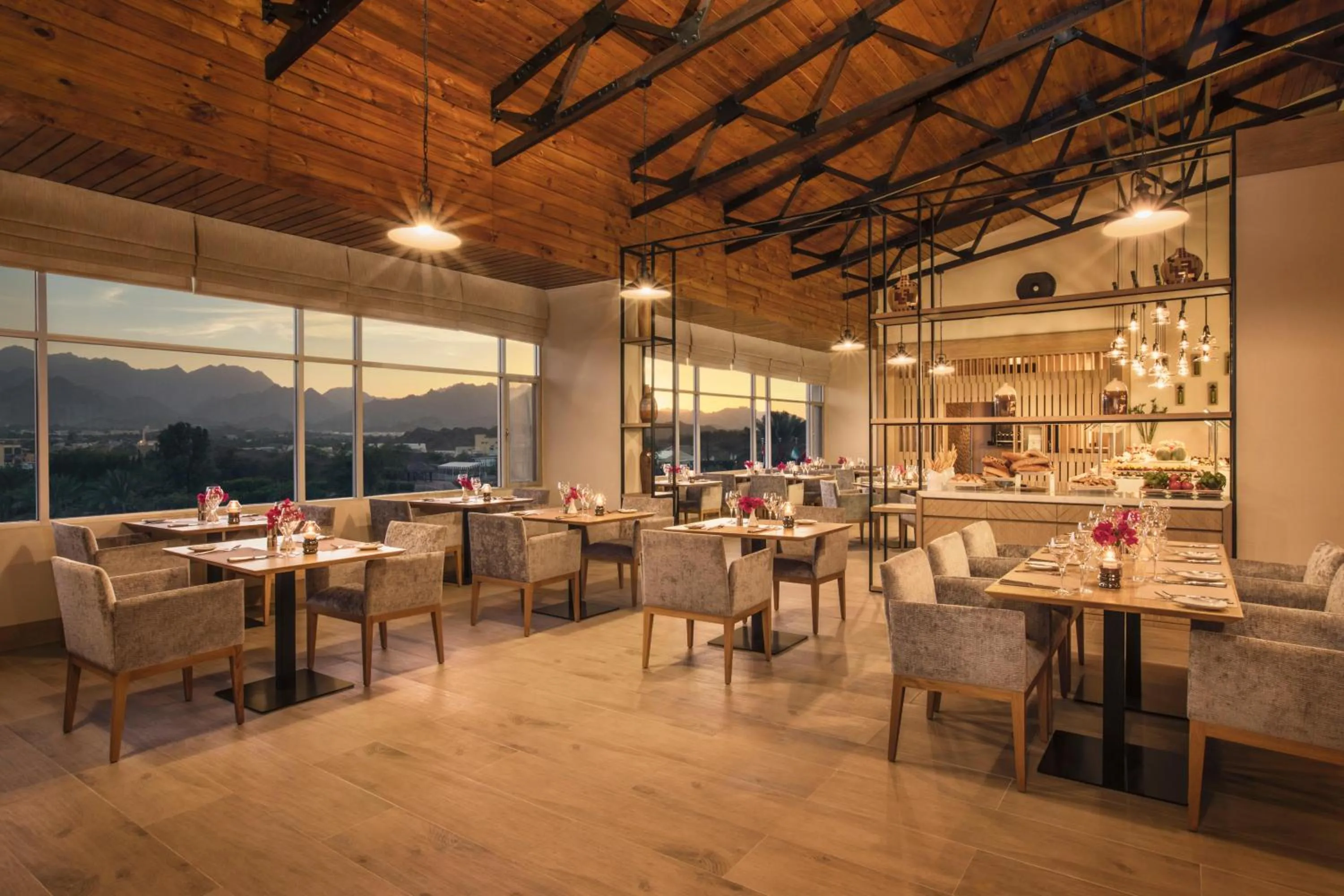 Restaurant/places to eat in JA Hatta Fort Hotel