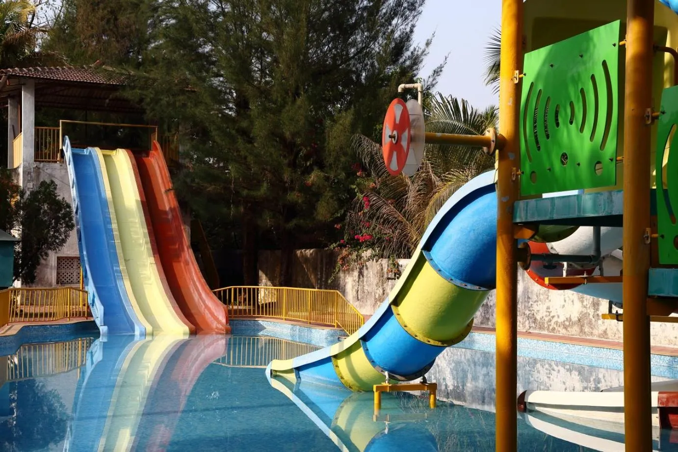 Aqua park in Pinewood Resort