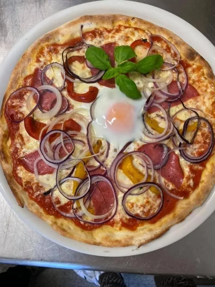 Restaurant/places to eat in Hotel 7 Winden