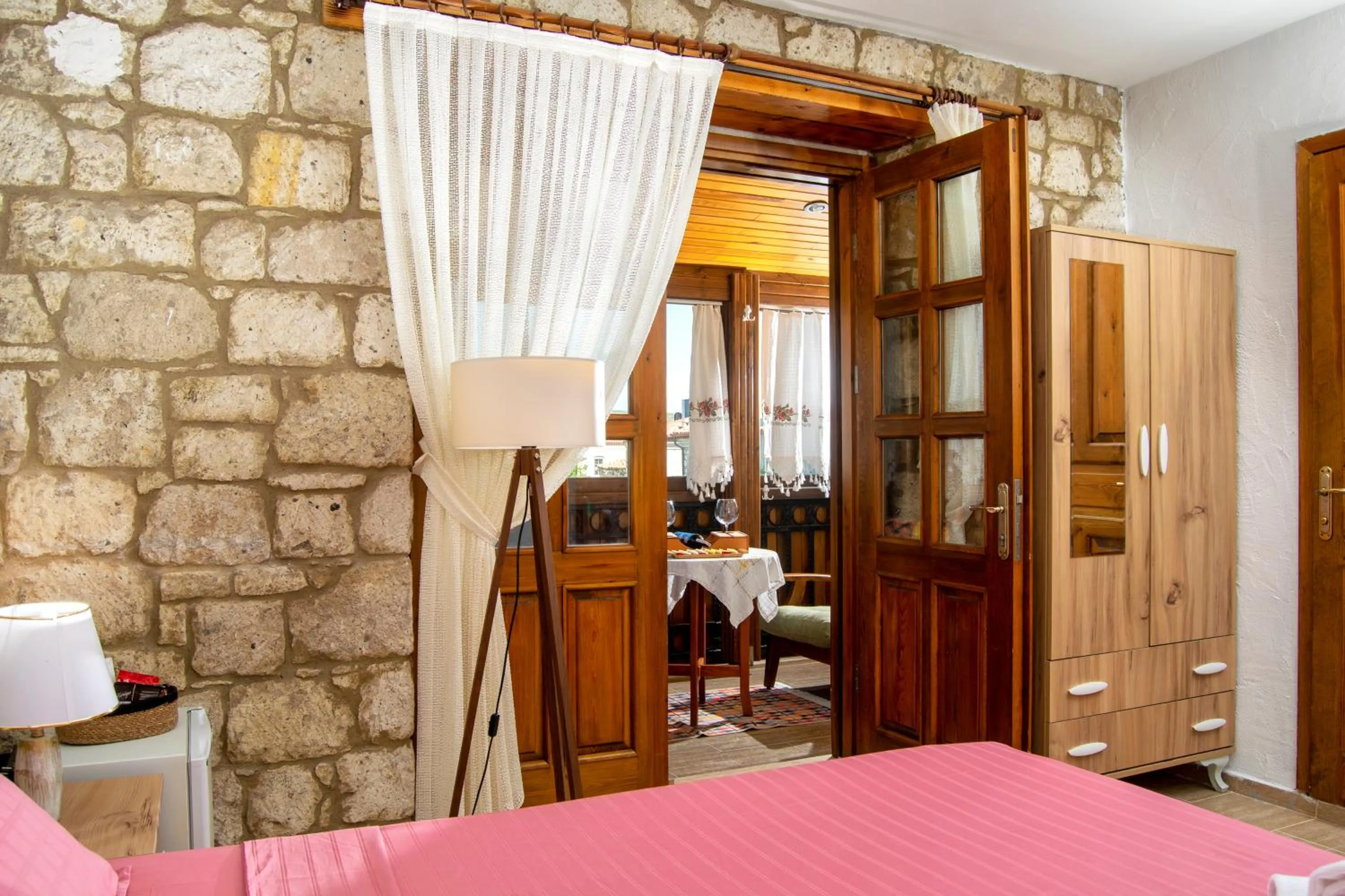 Photo of the whole room, Bed in Flores Hotel Alaçatı