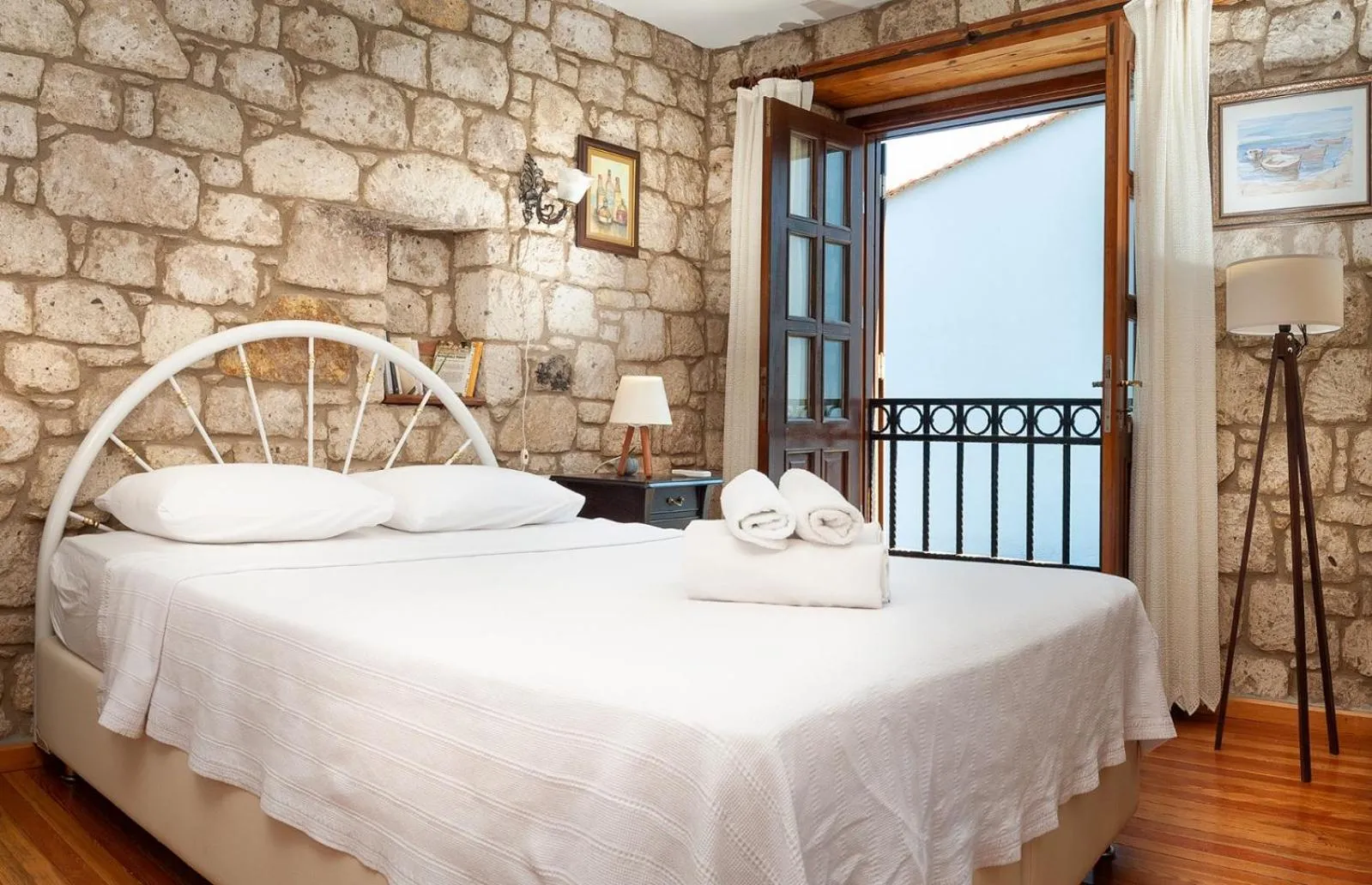 Bed in Flores Hotel Alaçatı