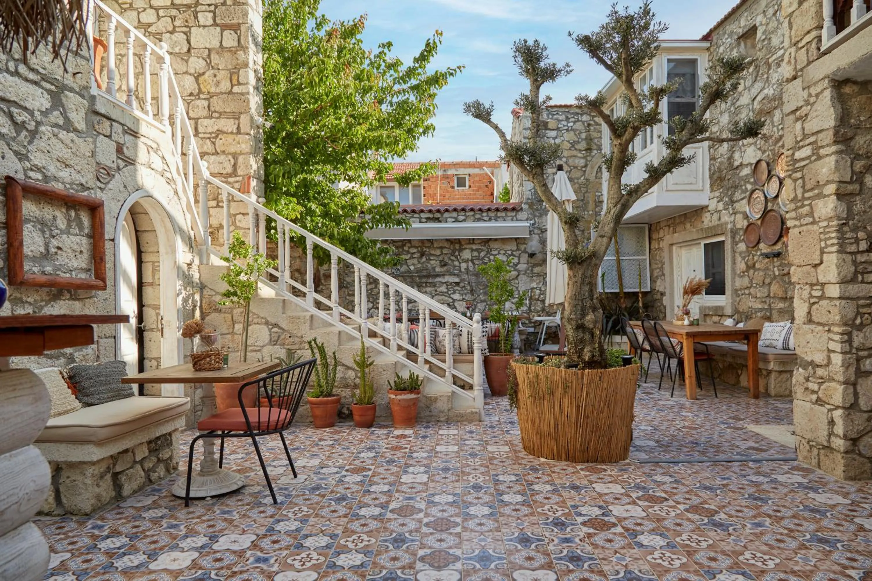 Property building in Morisi Avlu