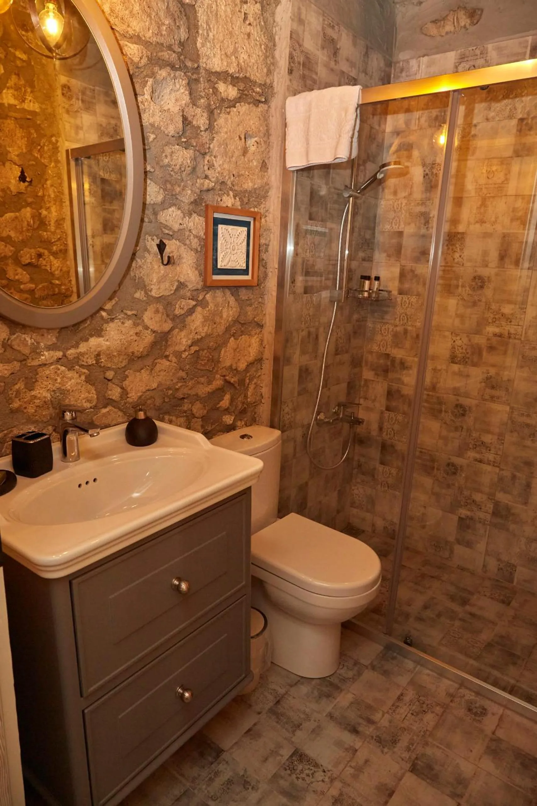 Shower in Morisi Avlu