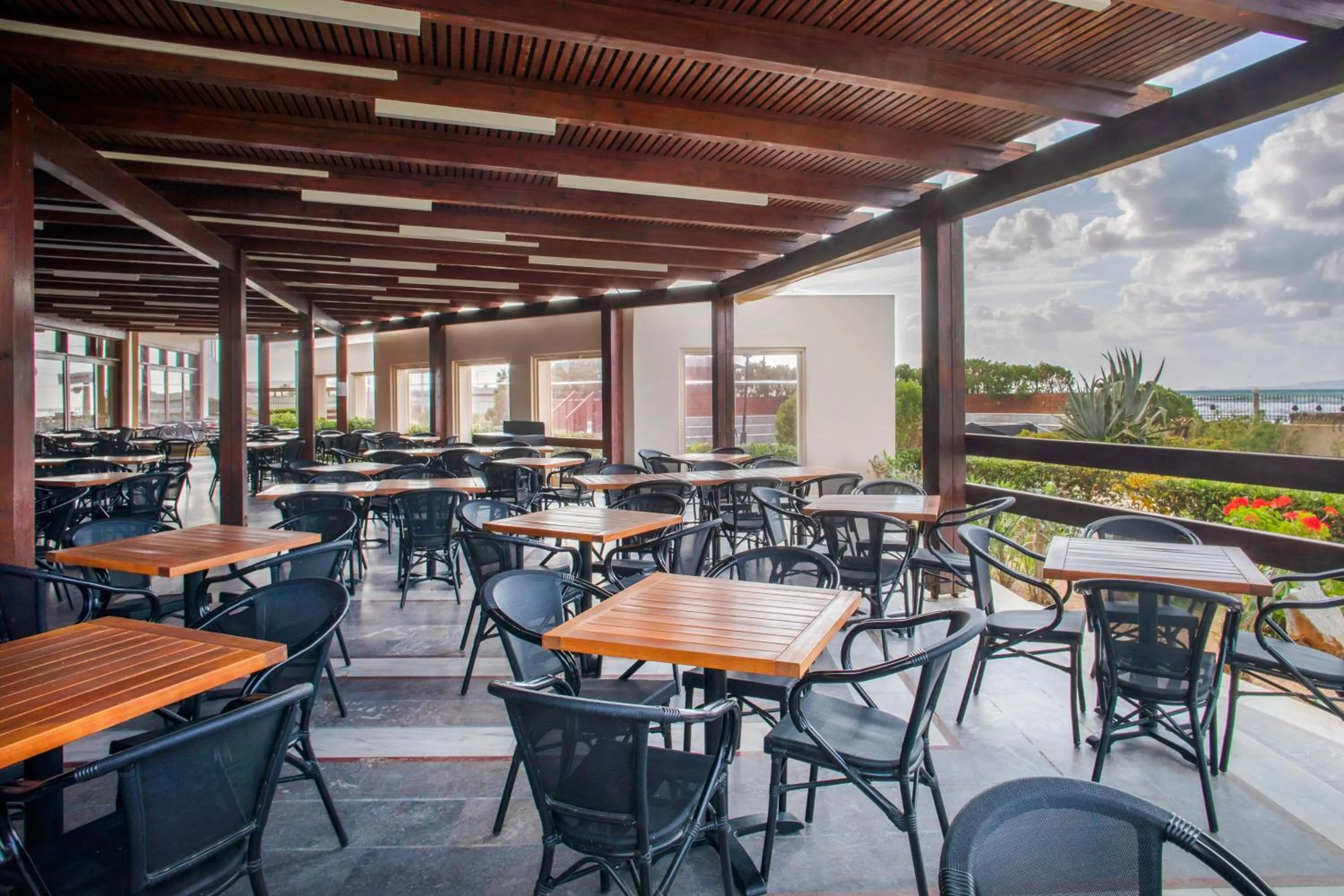 Restaurant/places to eat in SOL Marina Beach Crete