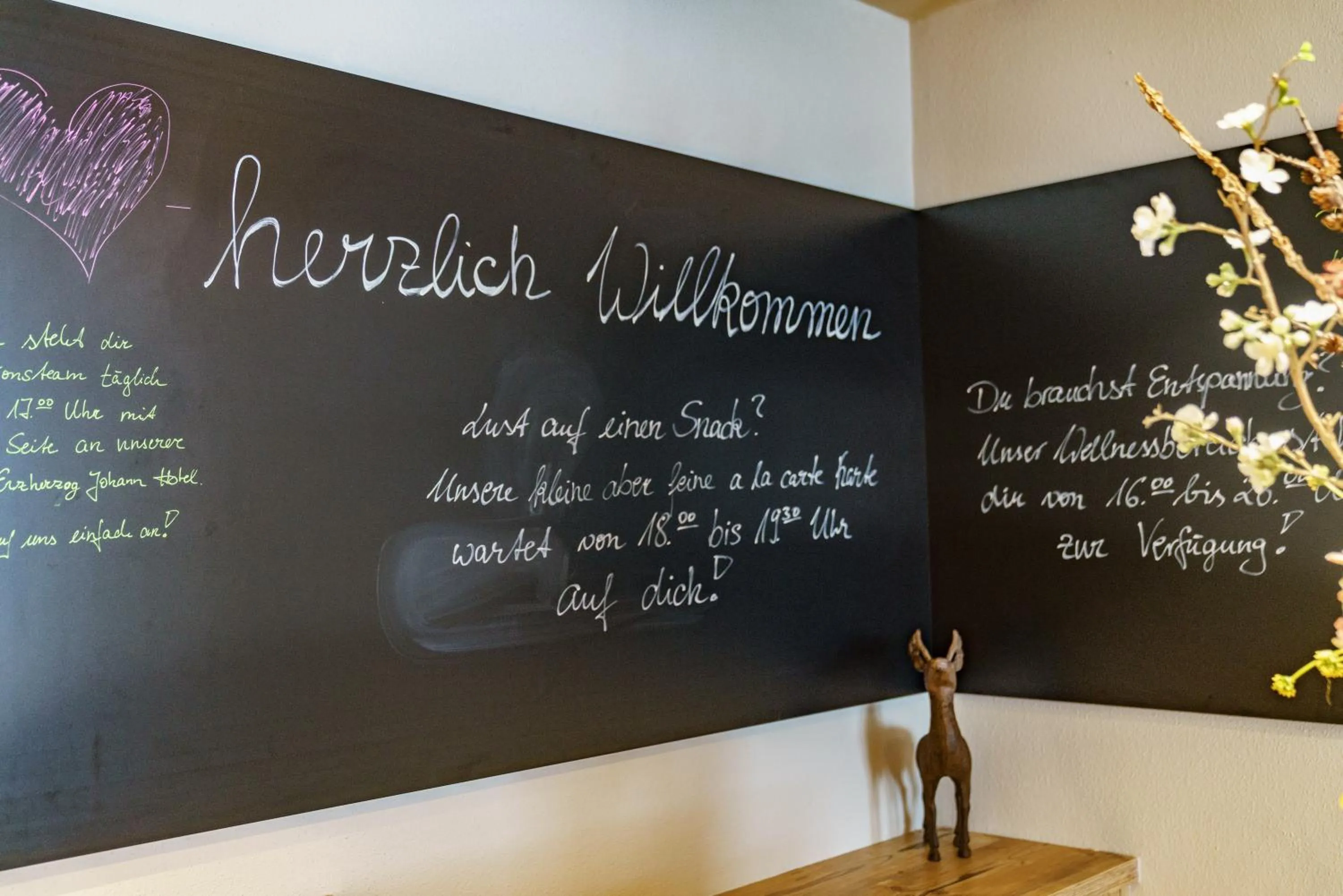 Restaurant/places to eat in Appartements Landhaus Hubertus Wellness & Breakfast