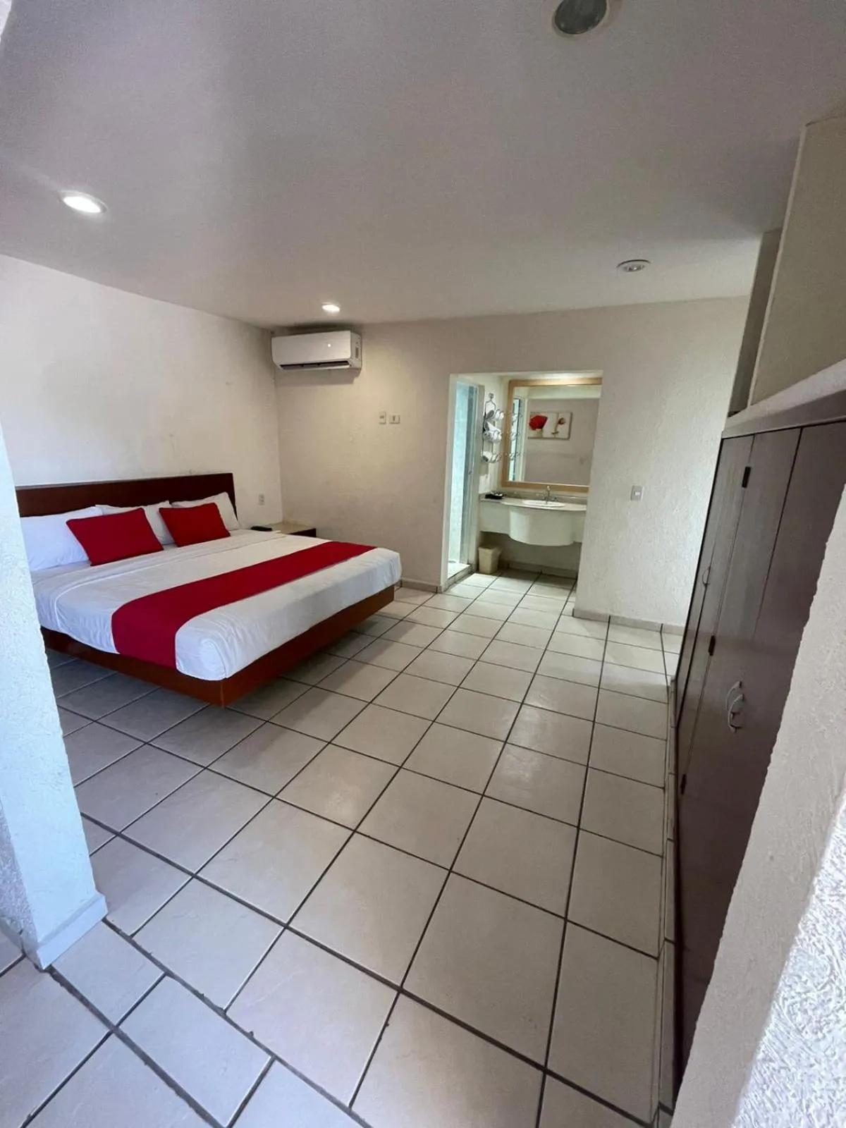 Photo of the whole room, Bed in Hotel Arcos Aeropuerto