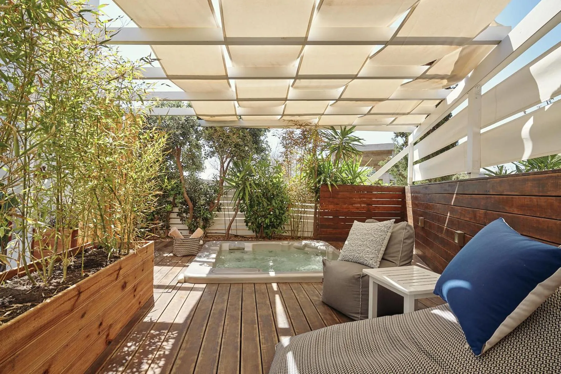 Hot Tub in Stelia Mare Boutique Hotel