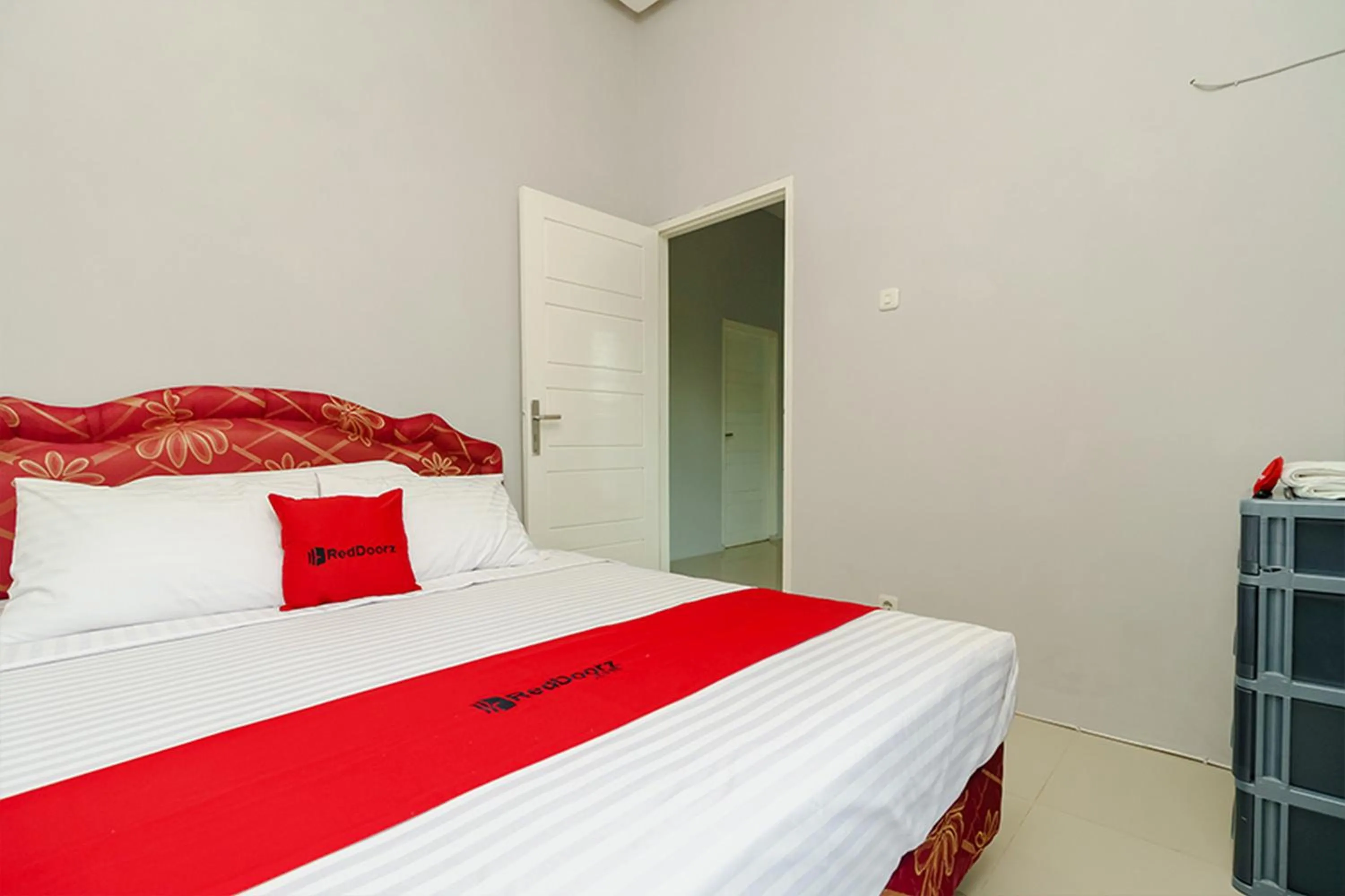 Bed in RedDoorz @ Jalan Demang Lebar Raya Palembang