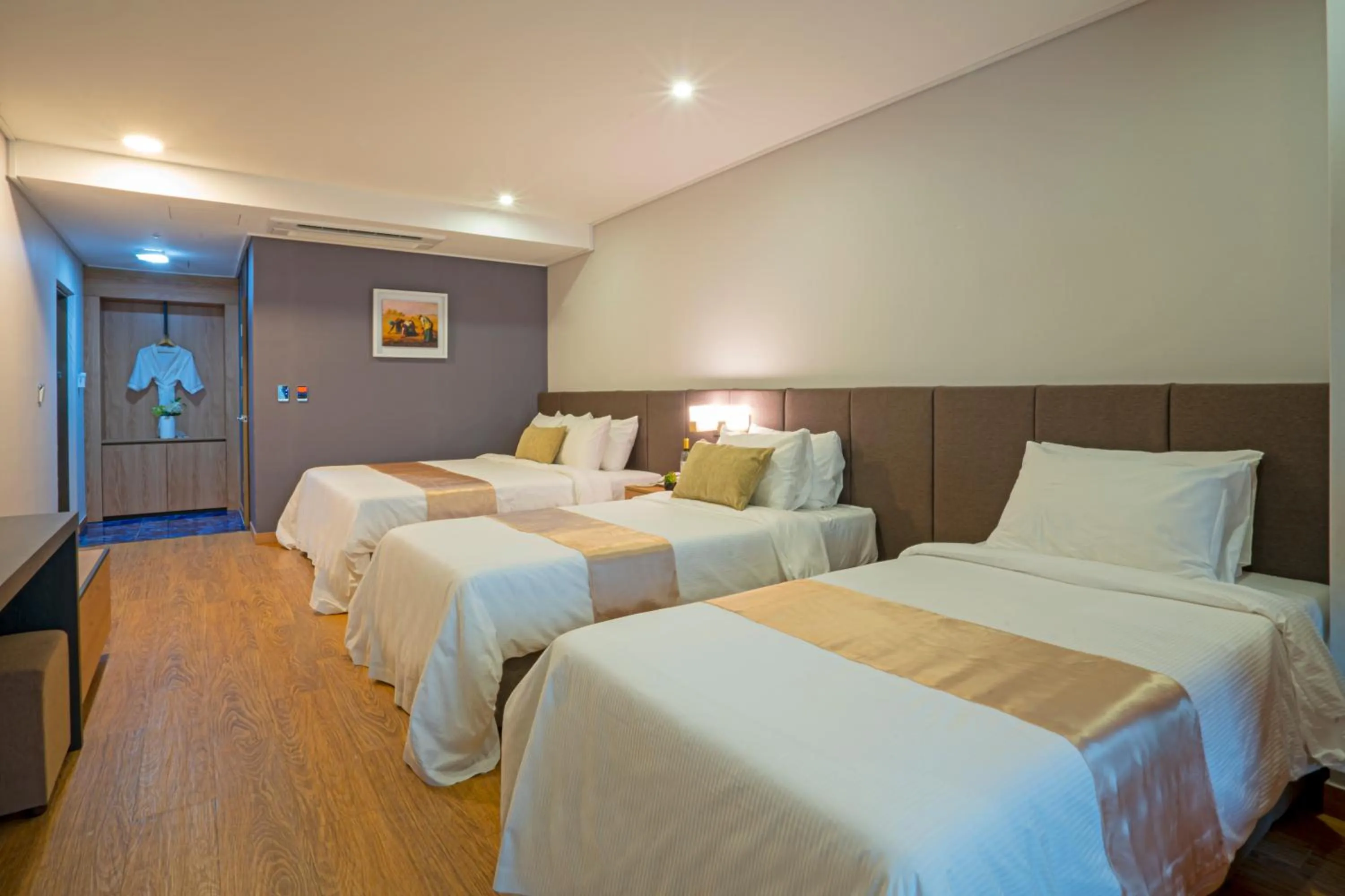 Bed in Embledon Hotel