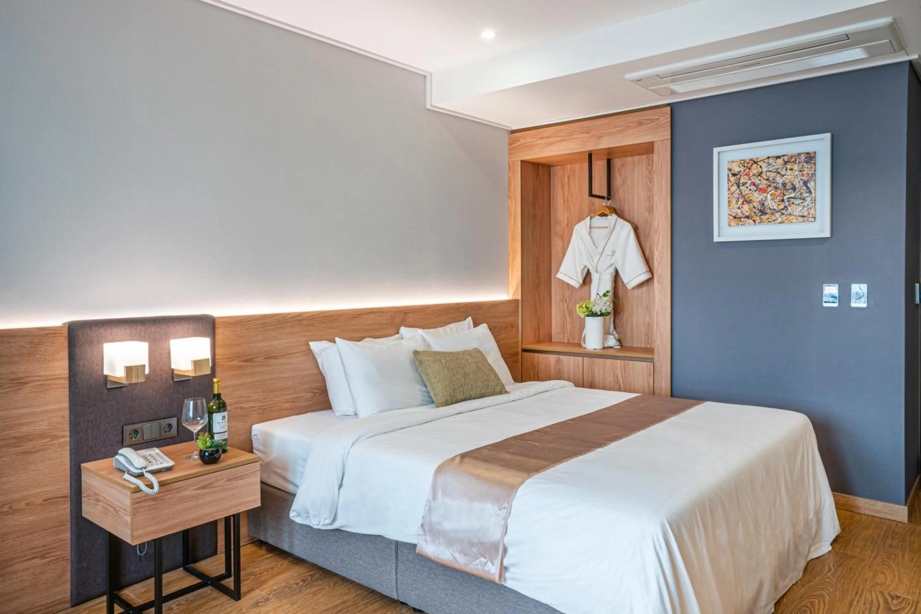 Bed in Embledon Hotel