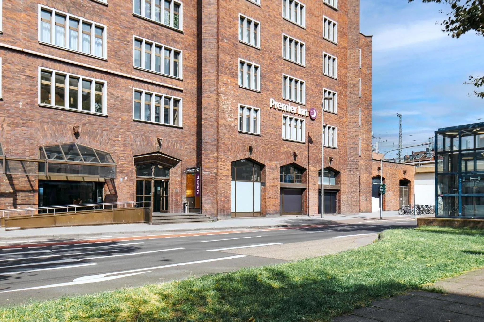 Property building in Premier Inn Köln City Mediapark