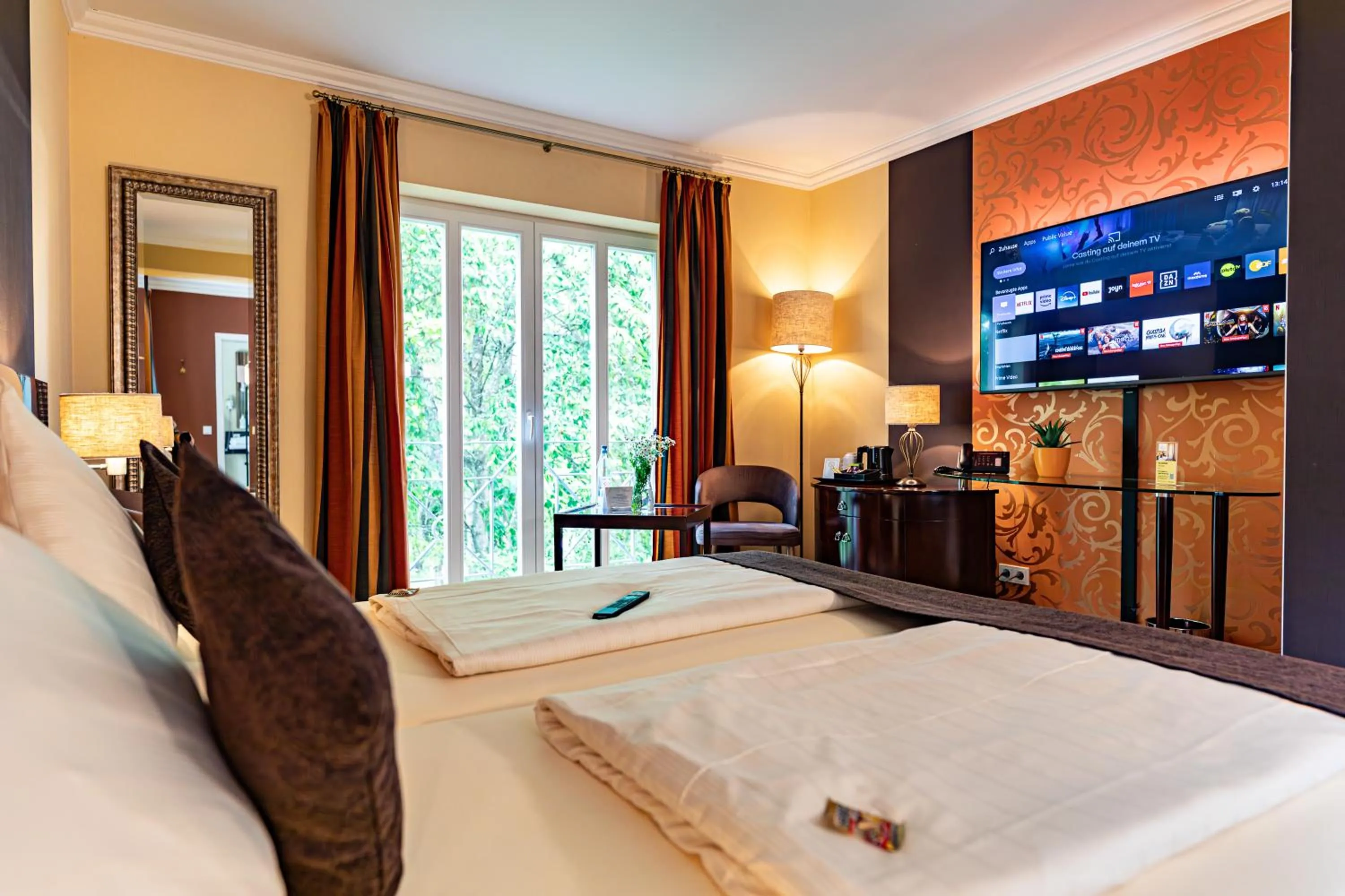 Bed in Hotel Sonnenhof