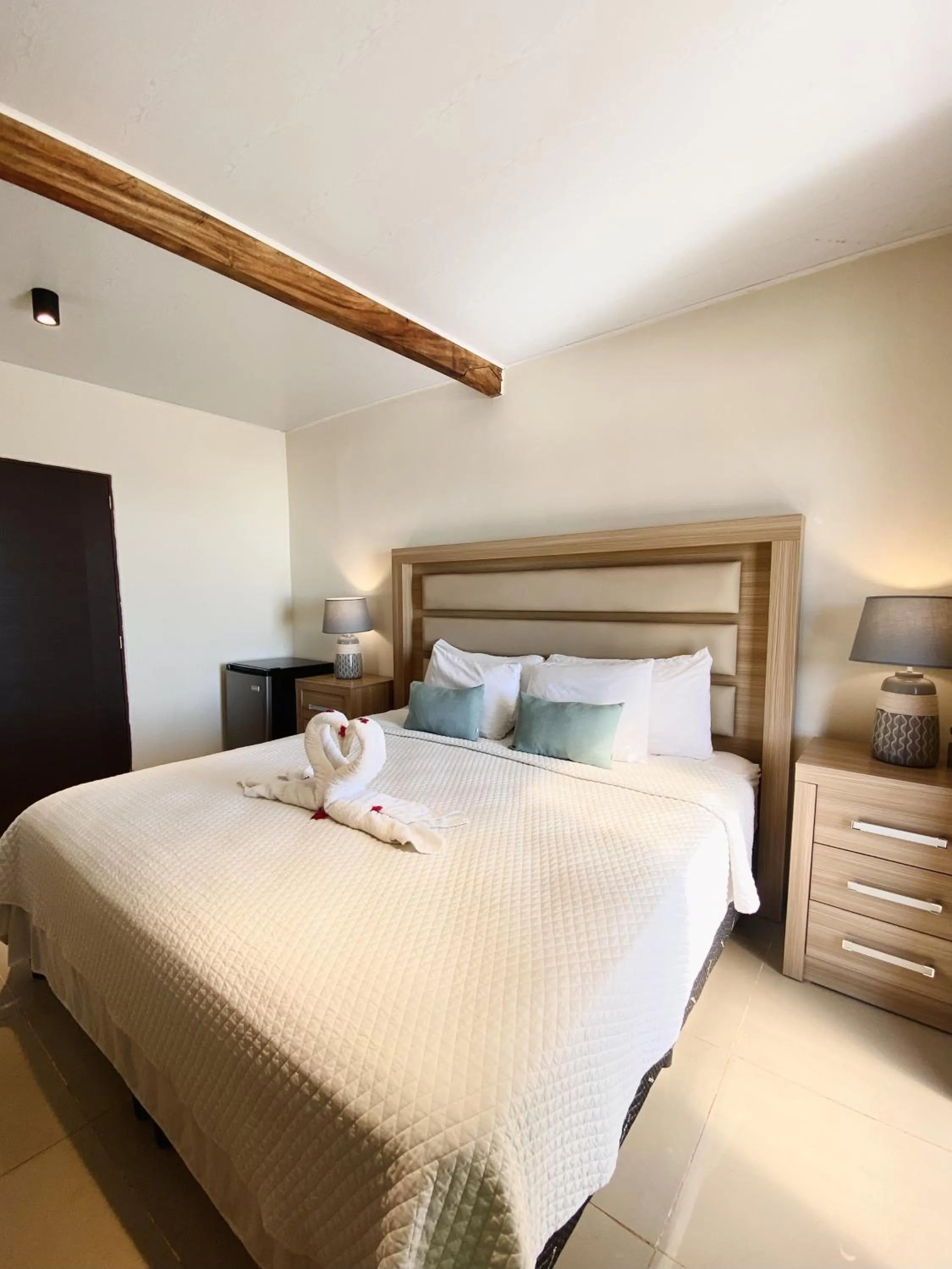 Photo of the whole room, Bed in Paradise Surf Hotel