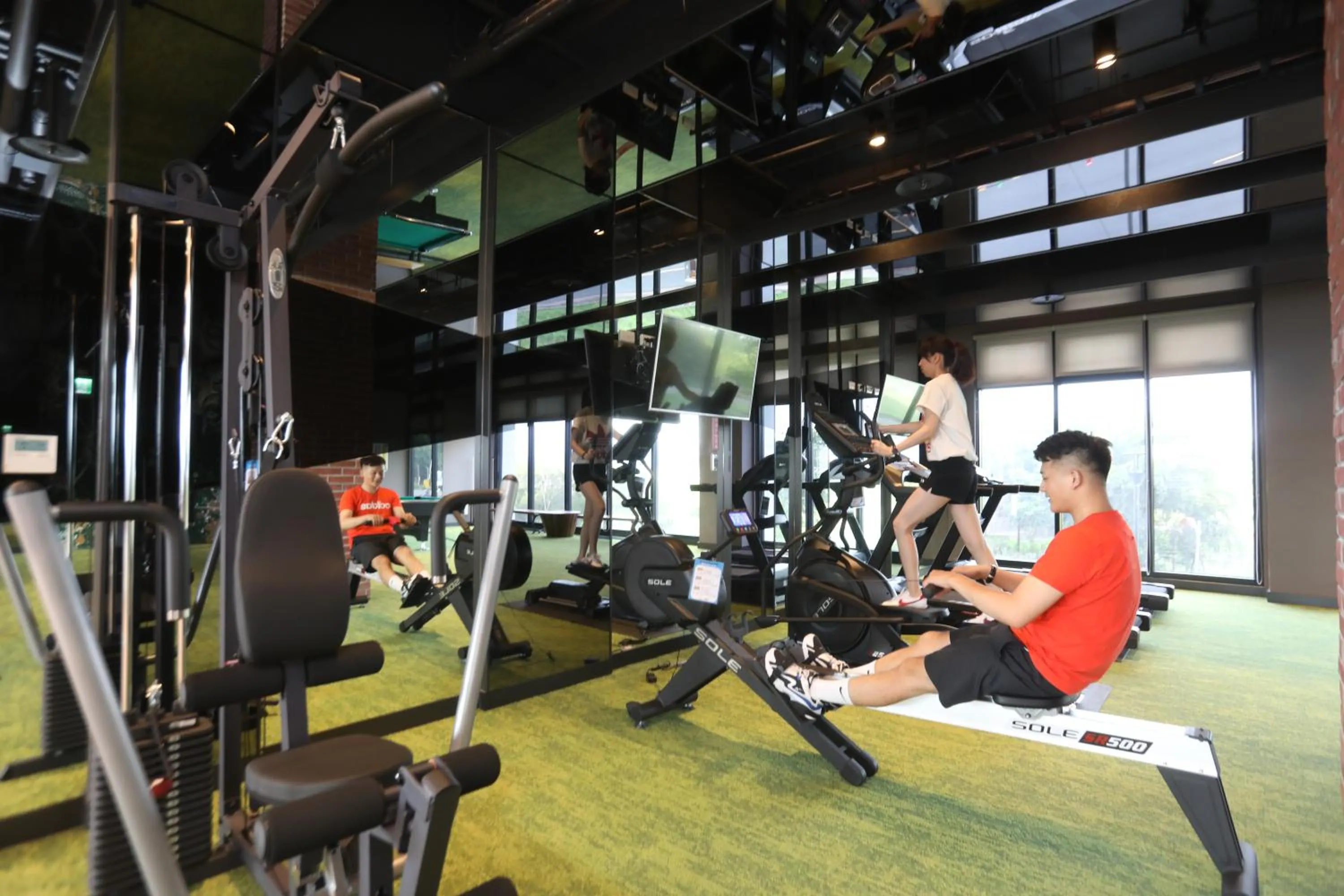Fitness centre/facilities in T11、T12 Hotel
