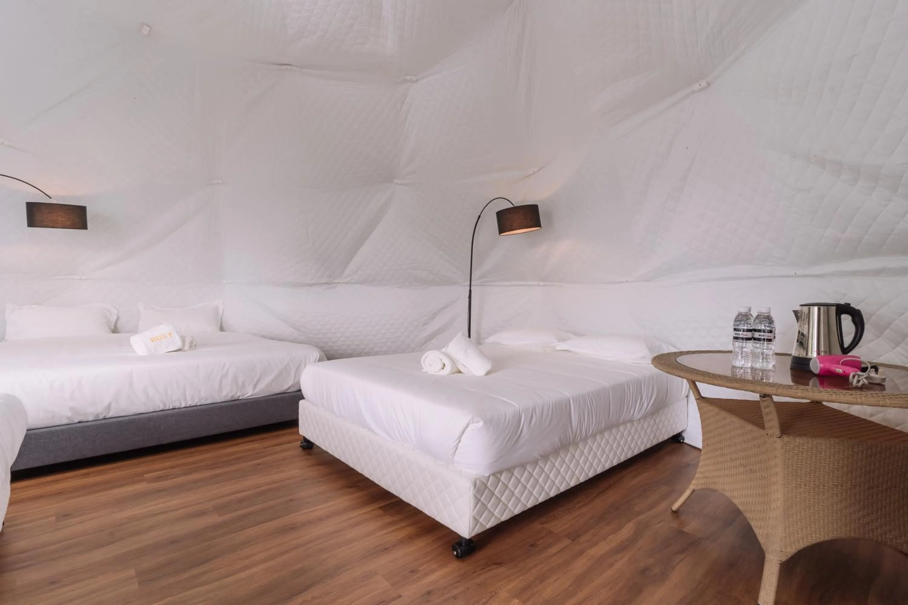 Photo of the whole room, Bed in Roxy Telok Serabang