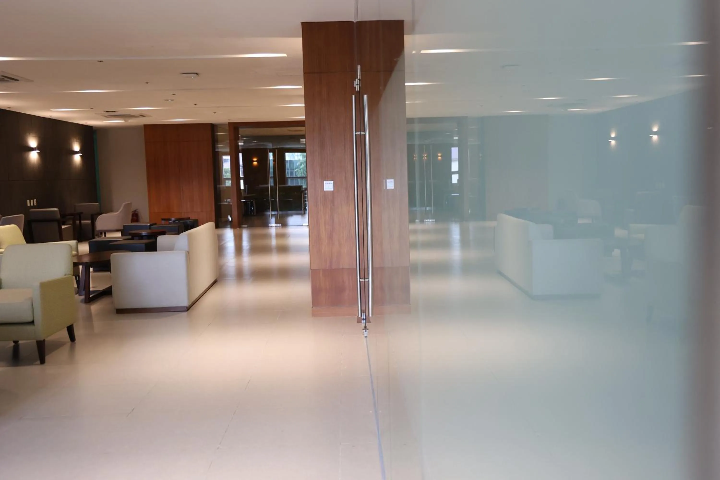 Communal lounge/ TV room in LOTTE Hotel Serviced Apartment