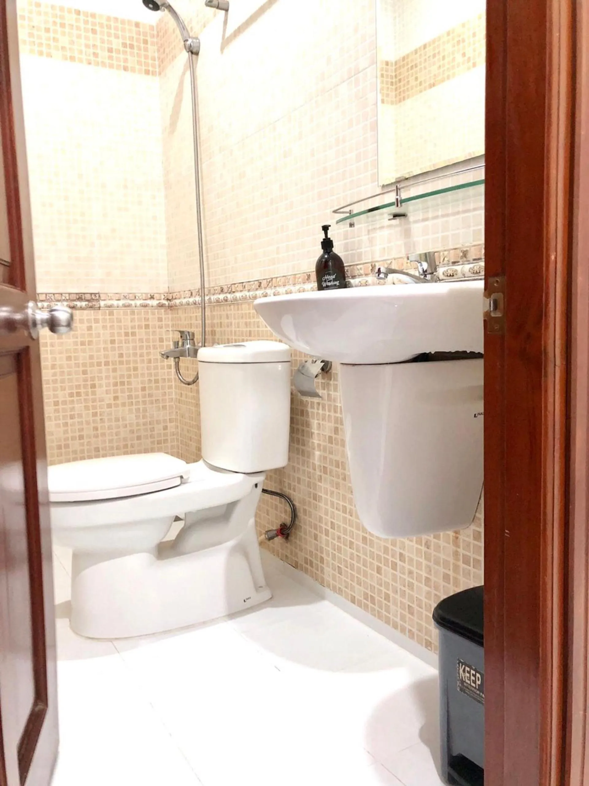 SaiGon CoZy Hotel "241 Pham Ngu Lao Street''