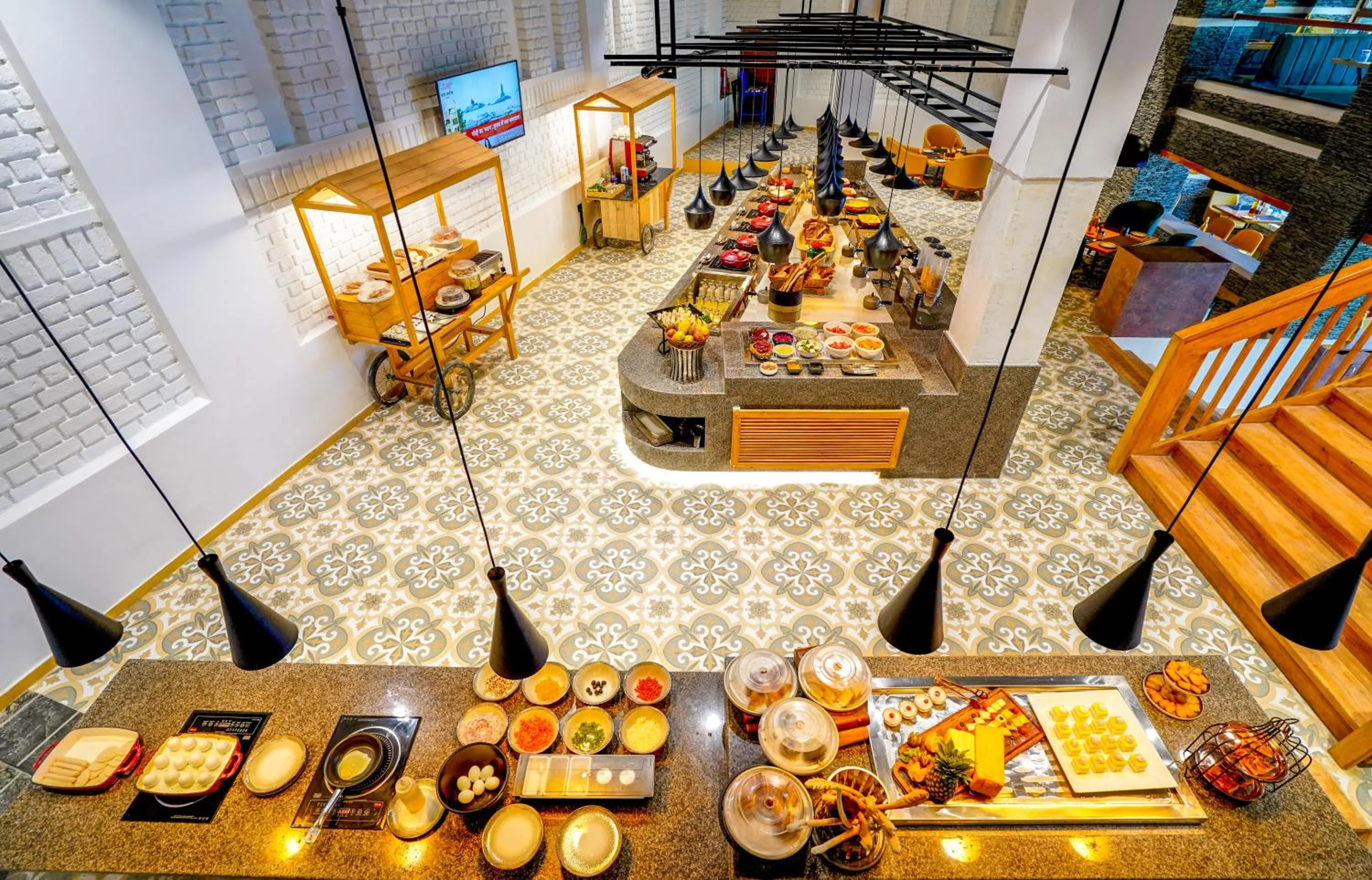 Restaurant/places to eat in juSTa Birding Resort & Spa - Best Dhauladhar View Resort