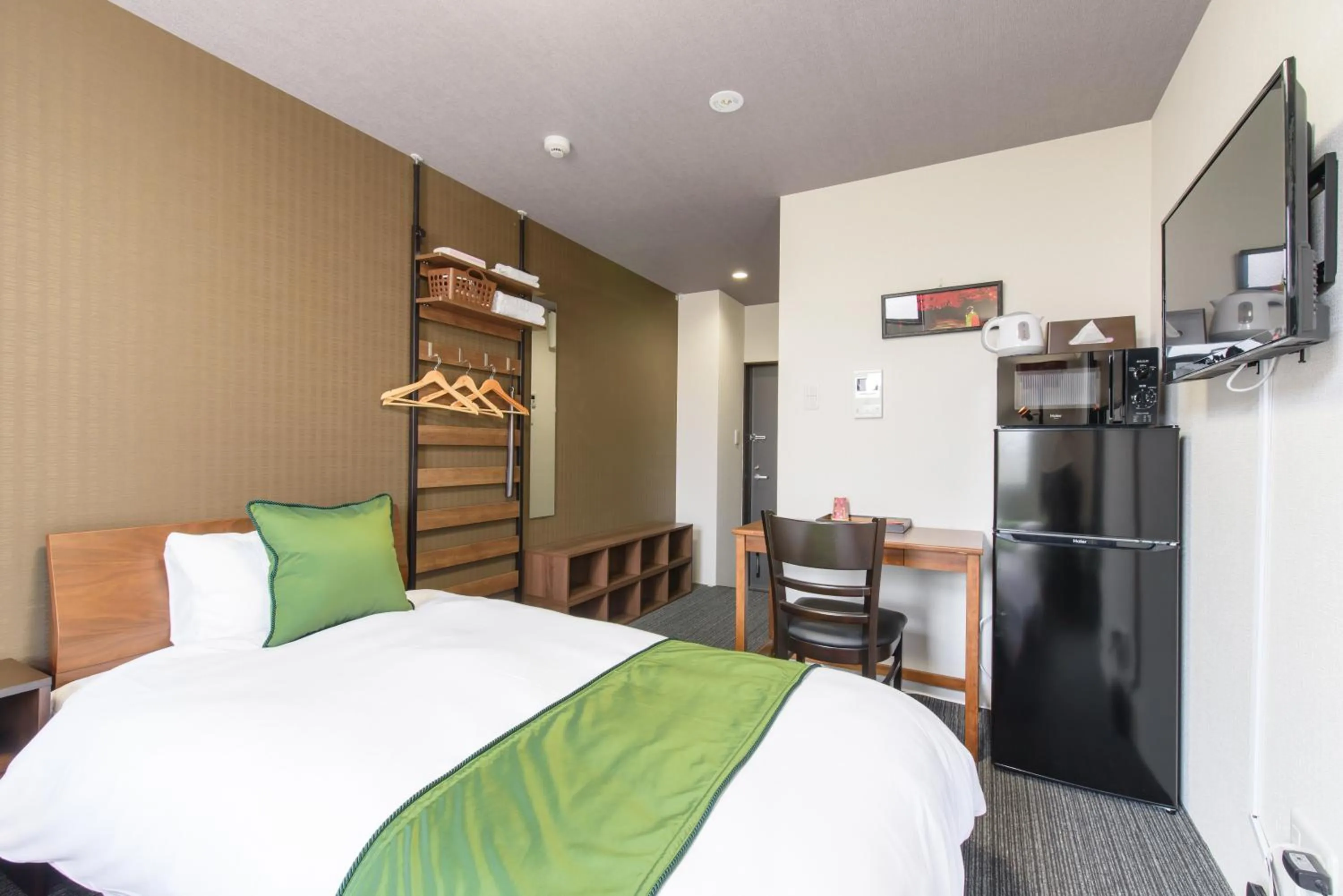 Bed in JP INN Kyotoeki Kita Gakurincho