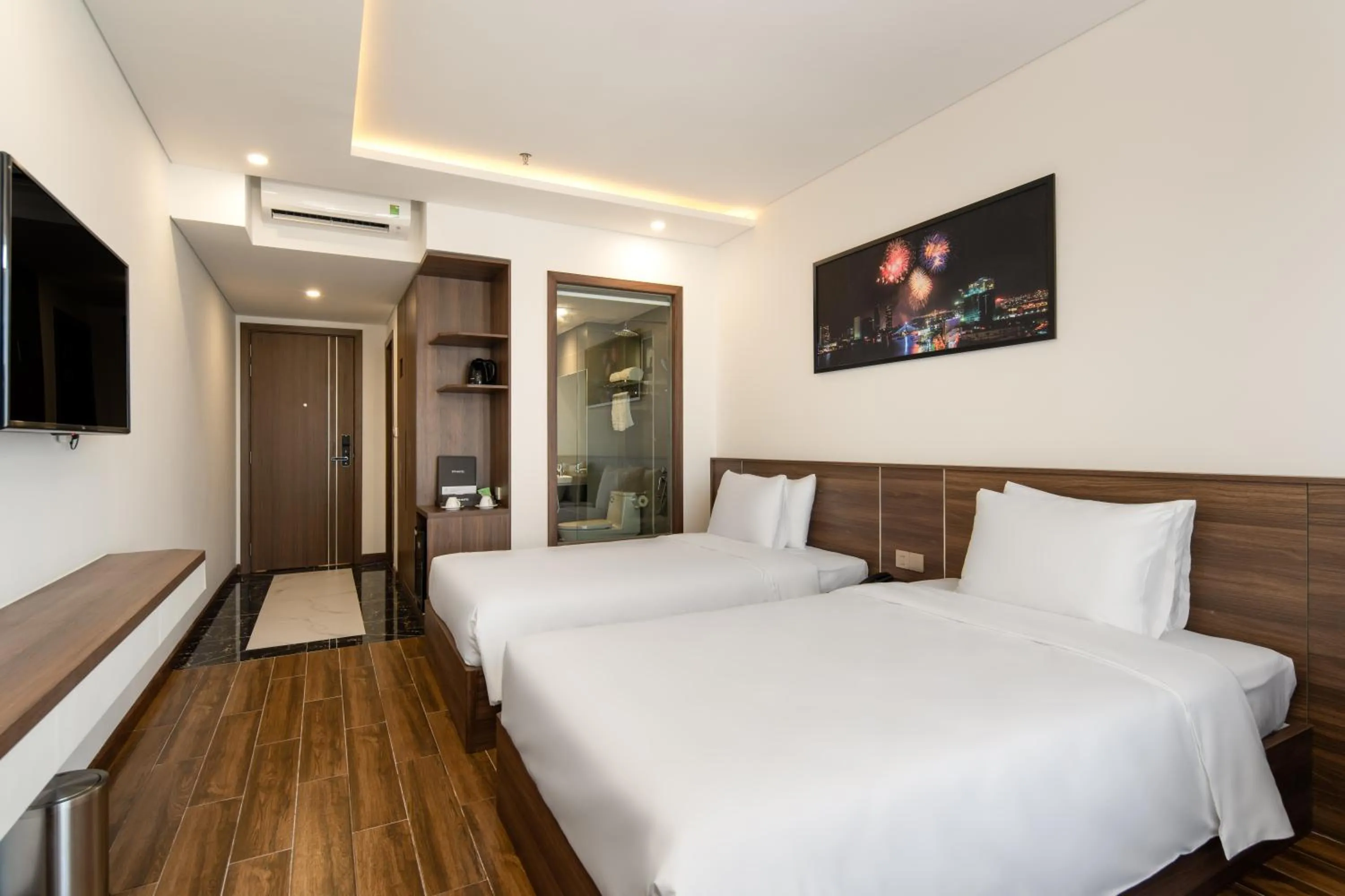 Photo of the whole room, Bed in Tan Phuong Nam Hotel & Apartment