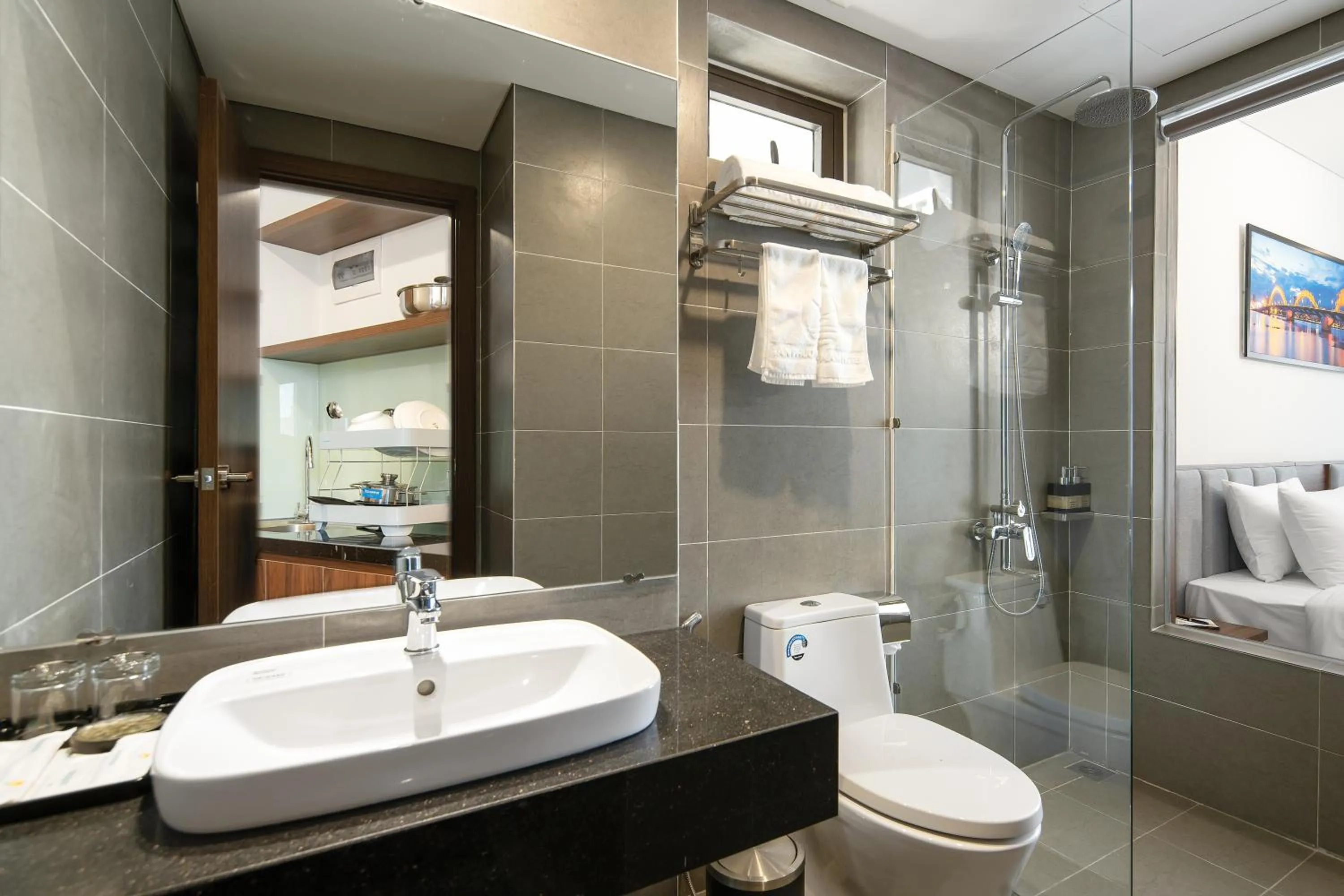 Shower in Tan Phuong Nam Hotel & Apartment