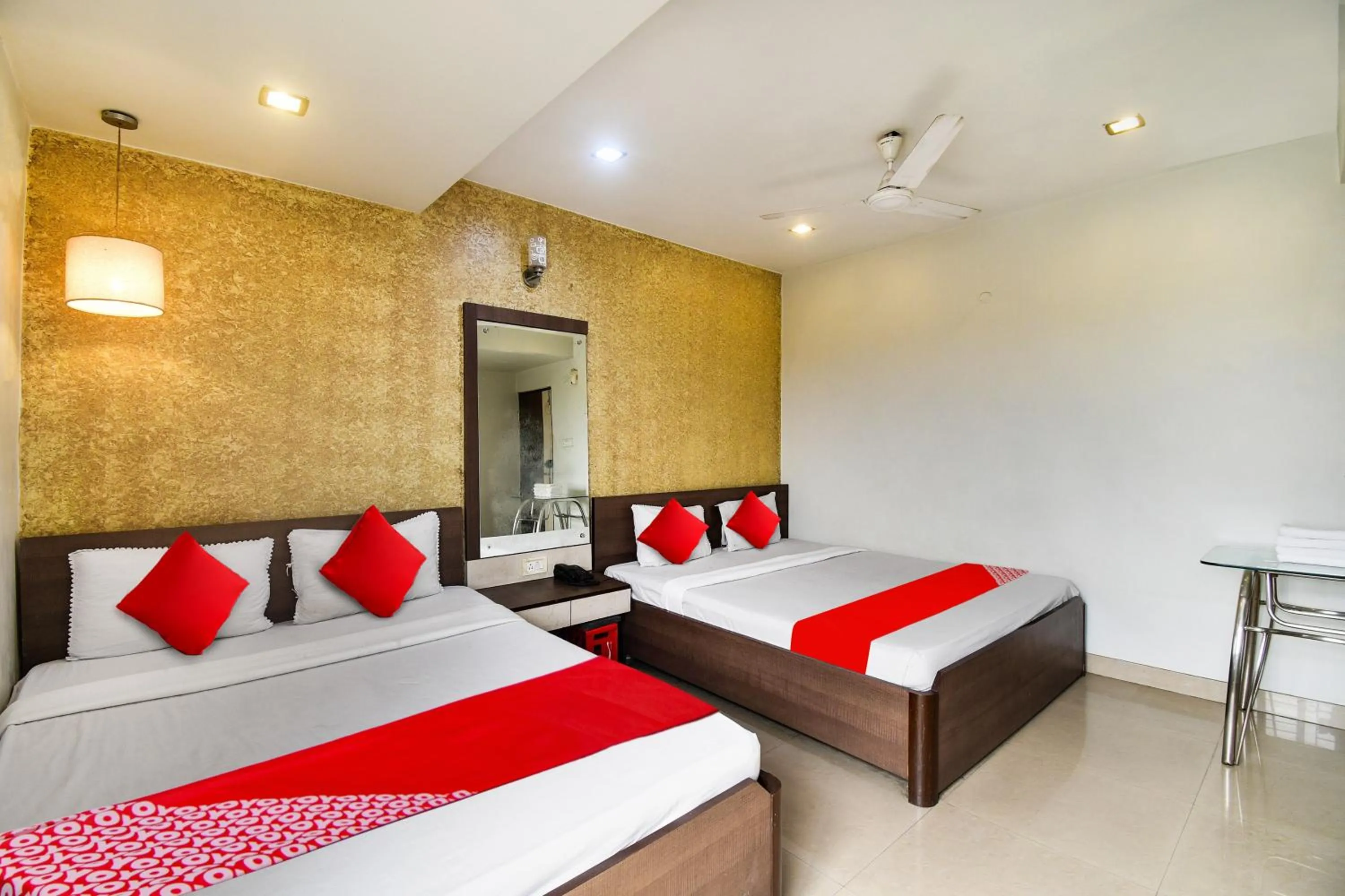 Bedroom, Bed in Hotel O New Tulip Santragachi Junction