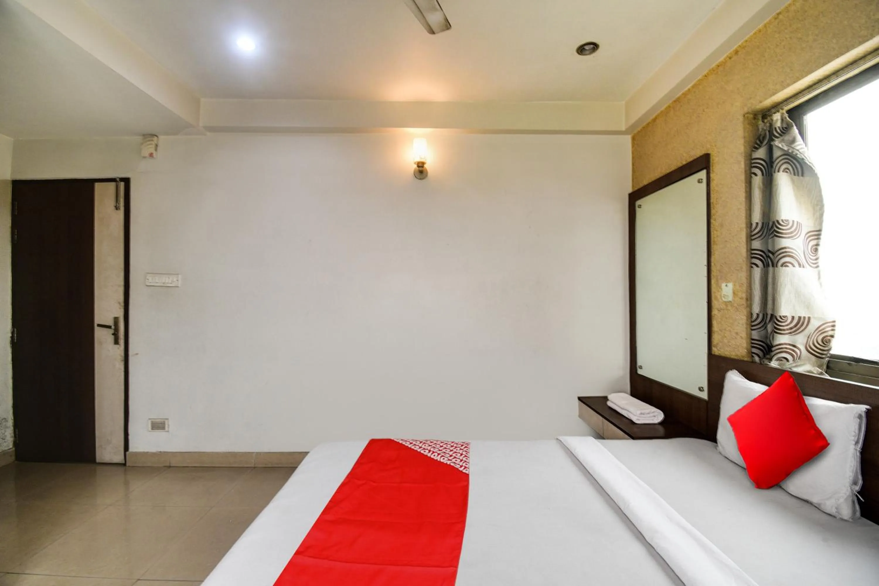 Lobby or reception, Bed in Hotel O New Tulip Santragachi Junction