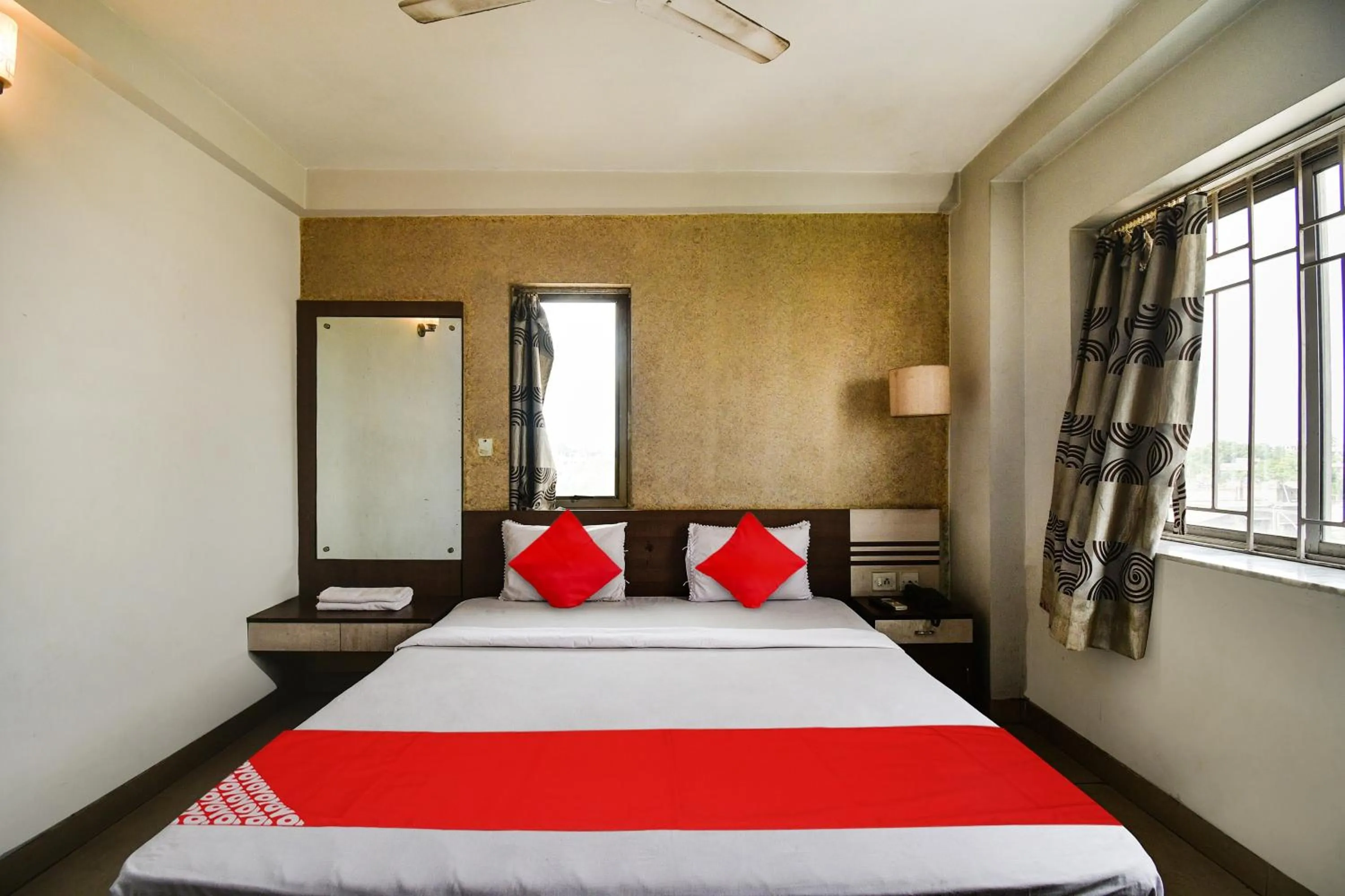 Bedroom, Bed in Hotel O New Tulip Santragachi Junction