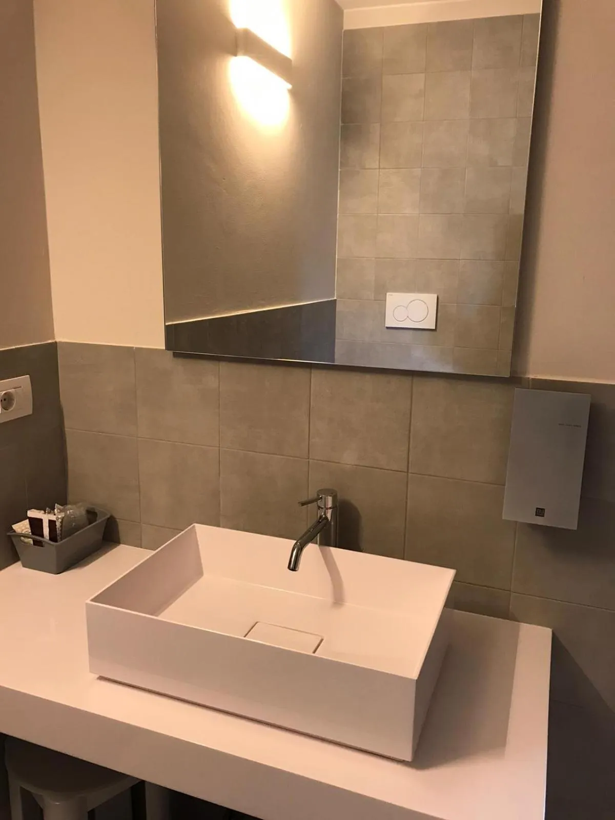 Bathroom in Venice Terminal Apartments & Suites