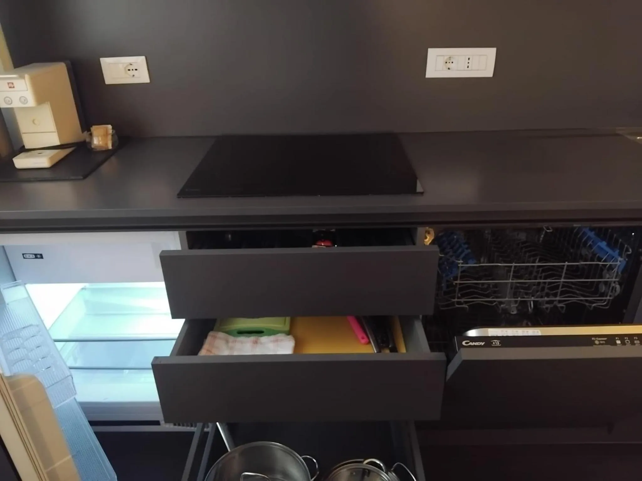 Kitchen or kitchenette in Venice Terminal Apartments & Suites