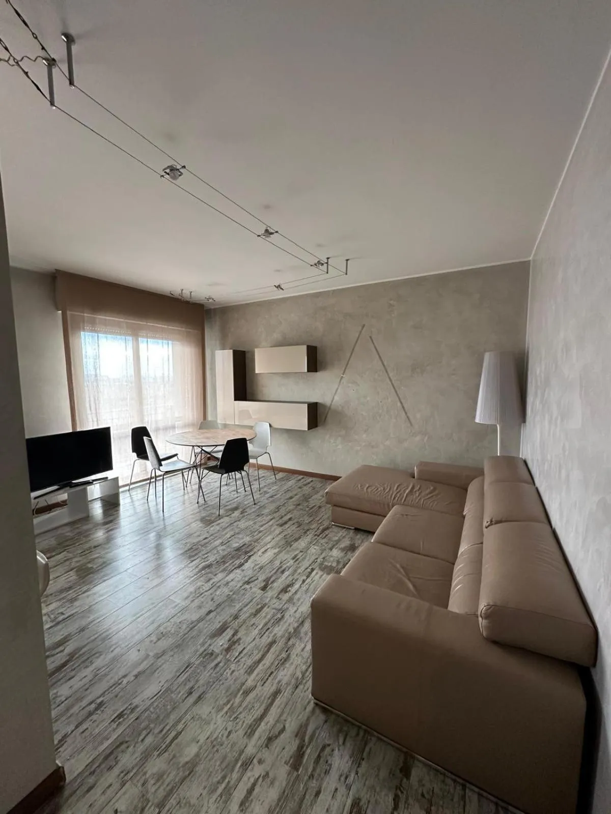 Living room in Venice Terminal Apartments & Suites