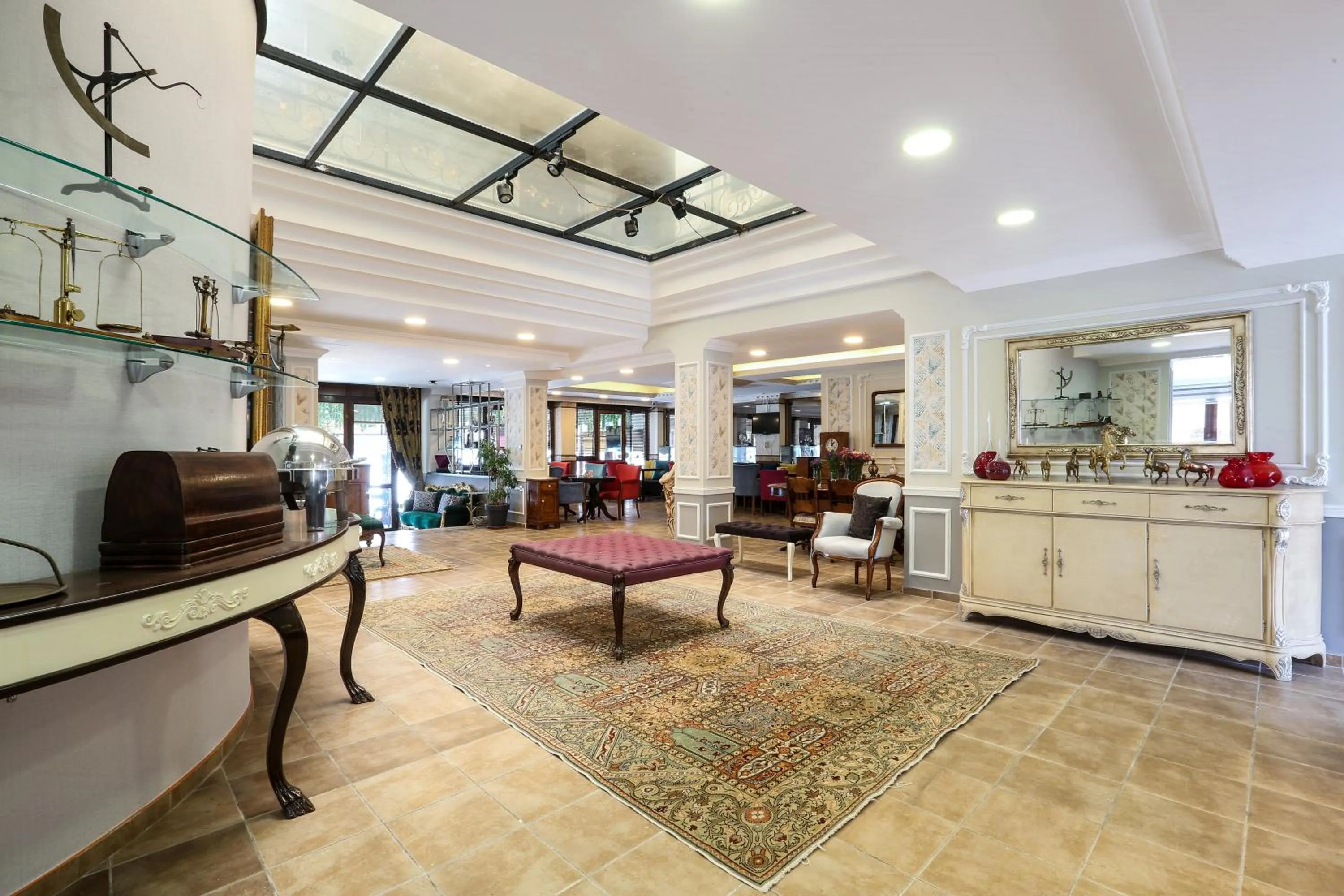 Restaurant/places to eat in URLA PERA HOTEL