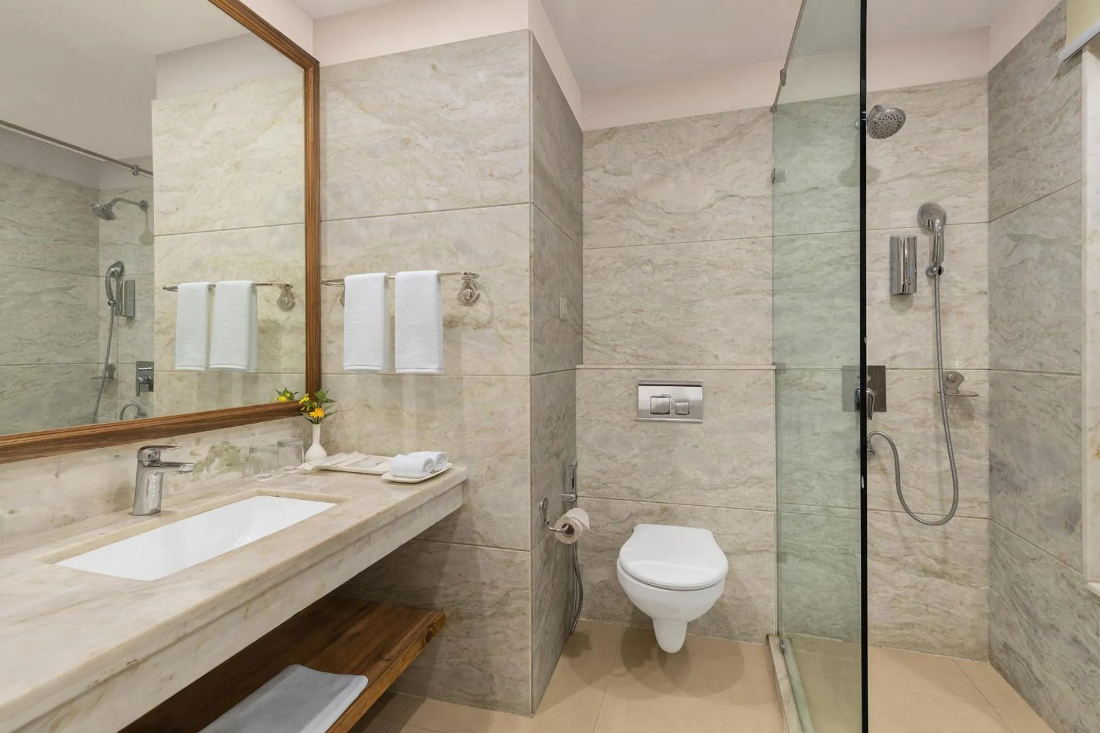 Shower in Fortune Park Kufri, Shimla - Member ITC Hotels' Group