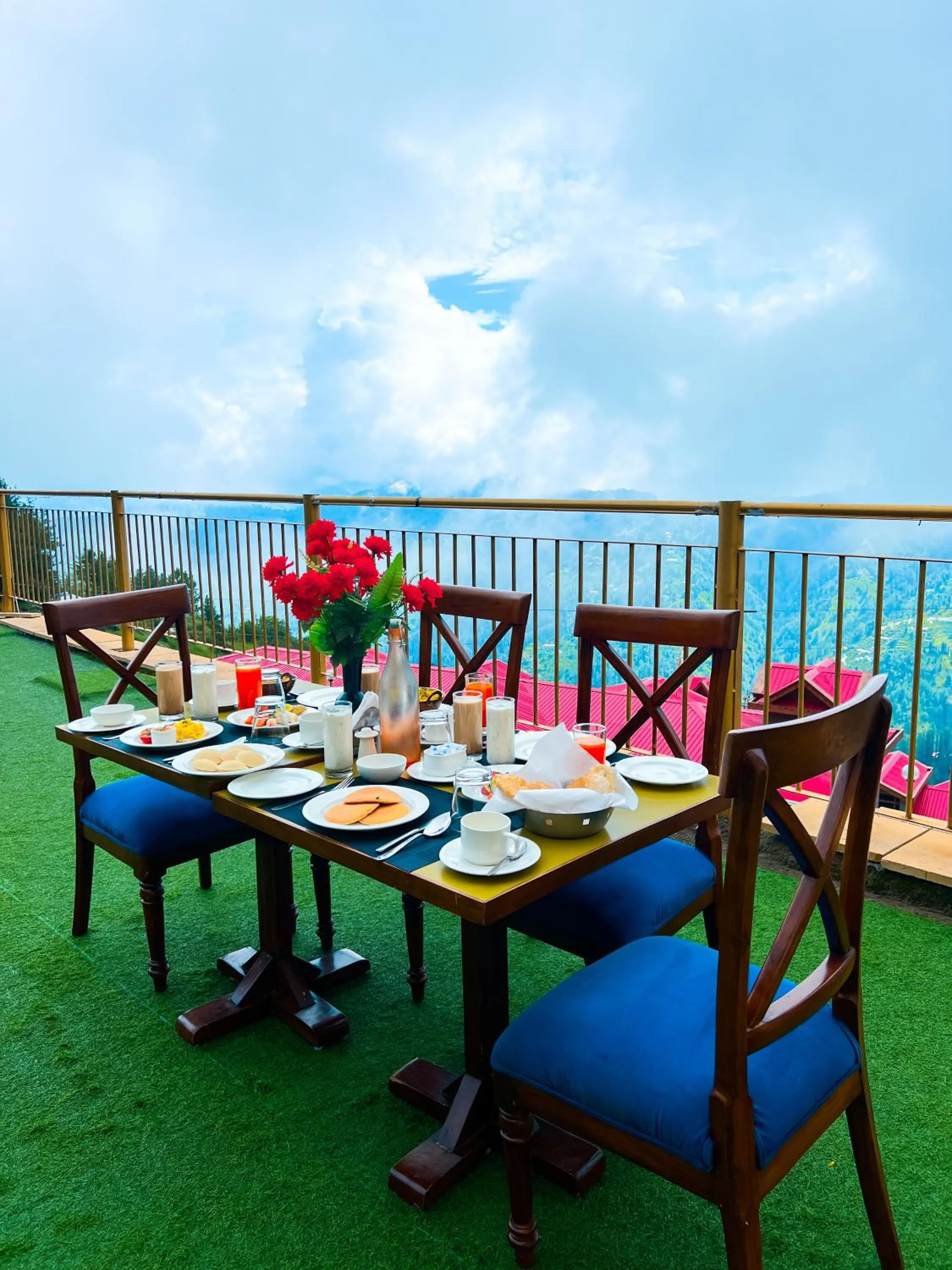 Restaurant/places to eat in Fortune Park Kufri, Shimla - Member ITC Hotels' Group